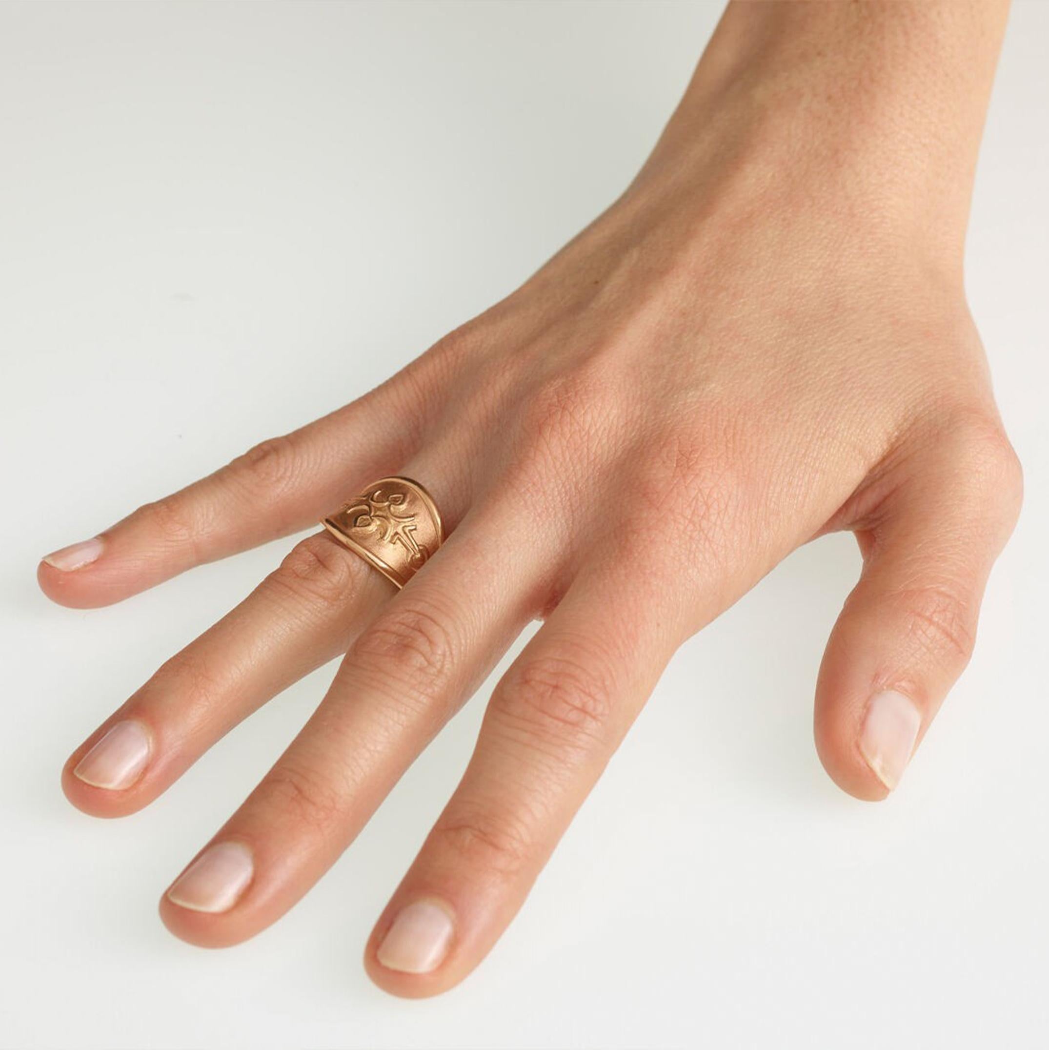 Bague en or ciselé Neuf - En vente à Bergamo, IT