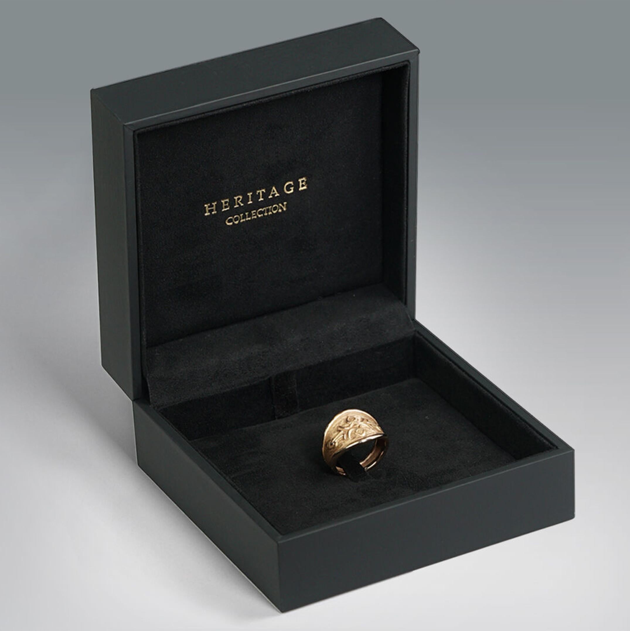 Bague en or ciselé Pour femmes en vente