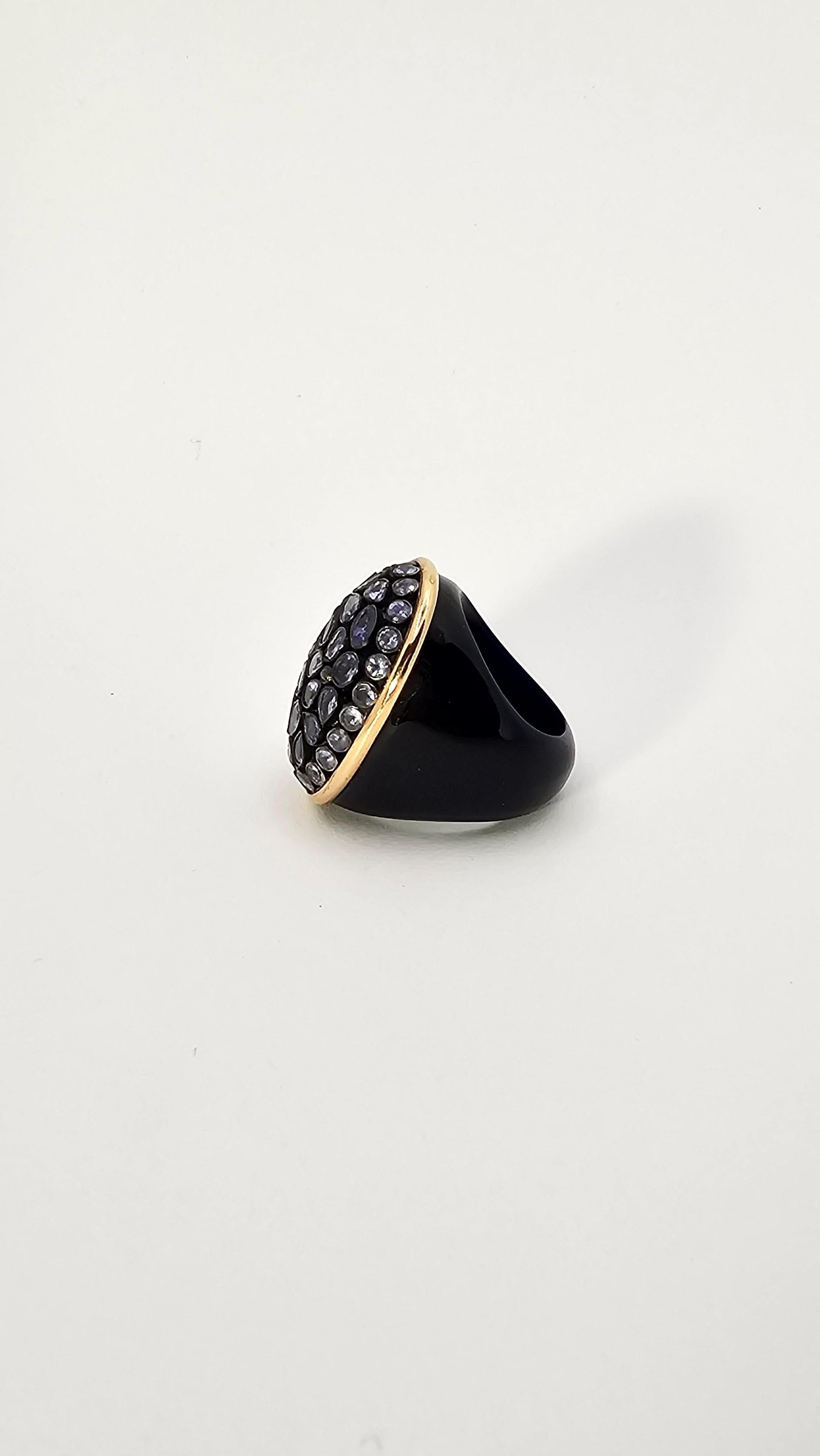 Mixed Cut Anello in Bakelite, Tanzanite, Diamanti Brown e oro 18 Kt For Sale