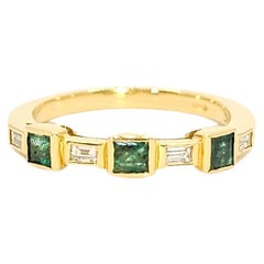 18 Kt Gold, Carré Cut Emeralds and Diamonds Ring