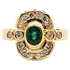 18Kt Gold Ring with Colombian Emerald and Diamonds