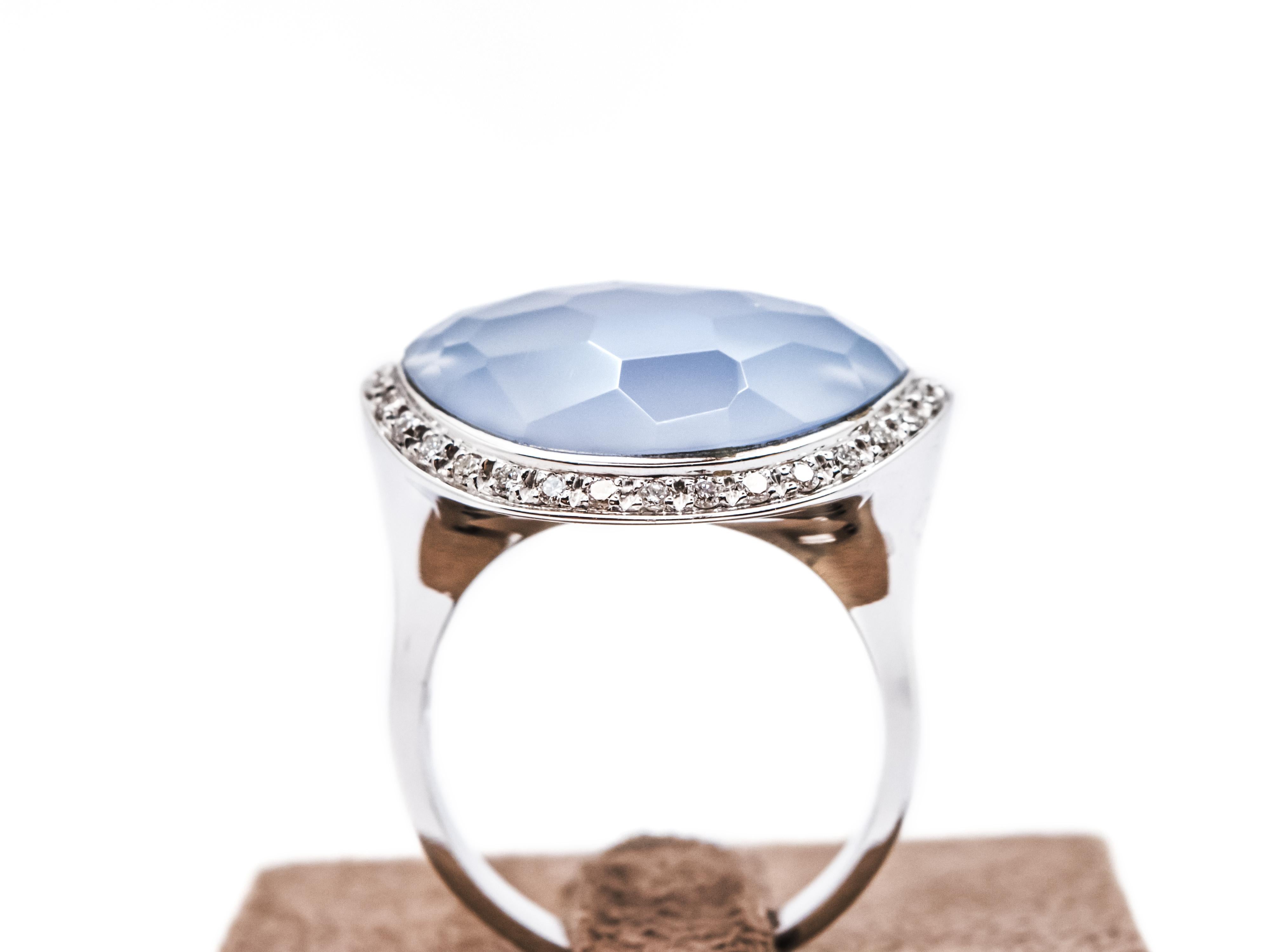 Brilliant Cut 18 Kt White Gold, Diamonds and Chalcedony Ring For Sale