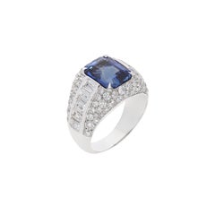Ring aus 18kt Weißgold mit weißen Diamanten und blauem Saphir
