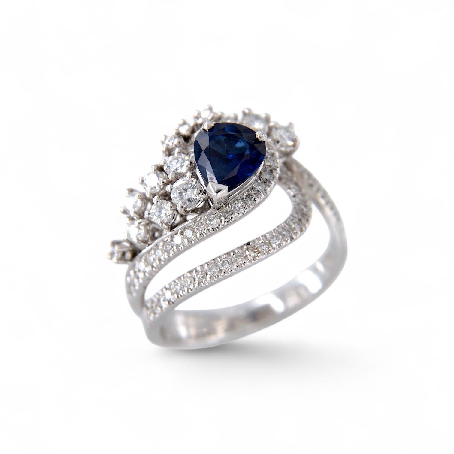 Artisan Bague en or blanc 18kt avec saphir bleu de 1,27 ct et diamants de 0,76 ct. en vente
