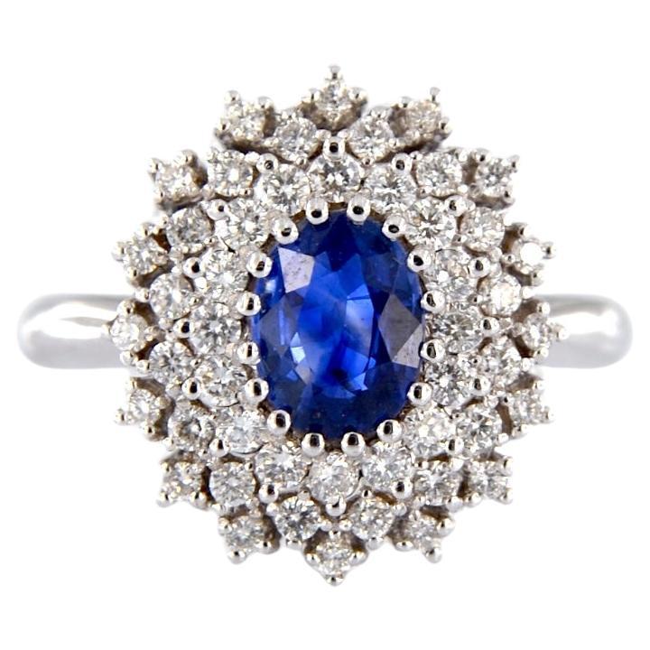 Bague en or blanc 18kt avec saphir central de 1,28 ct et diamants de 0,62 ct