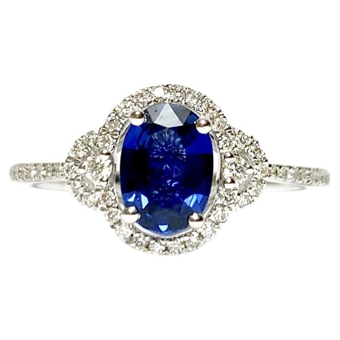 Anello en Oro Bianco 18kt Diamanti da 0,23 Ct e Zaffiro Blu Ovale da 0,94 Carati en vente