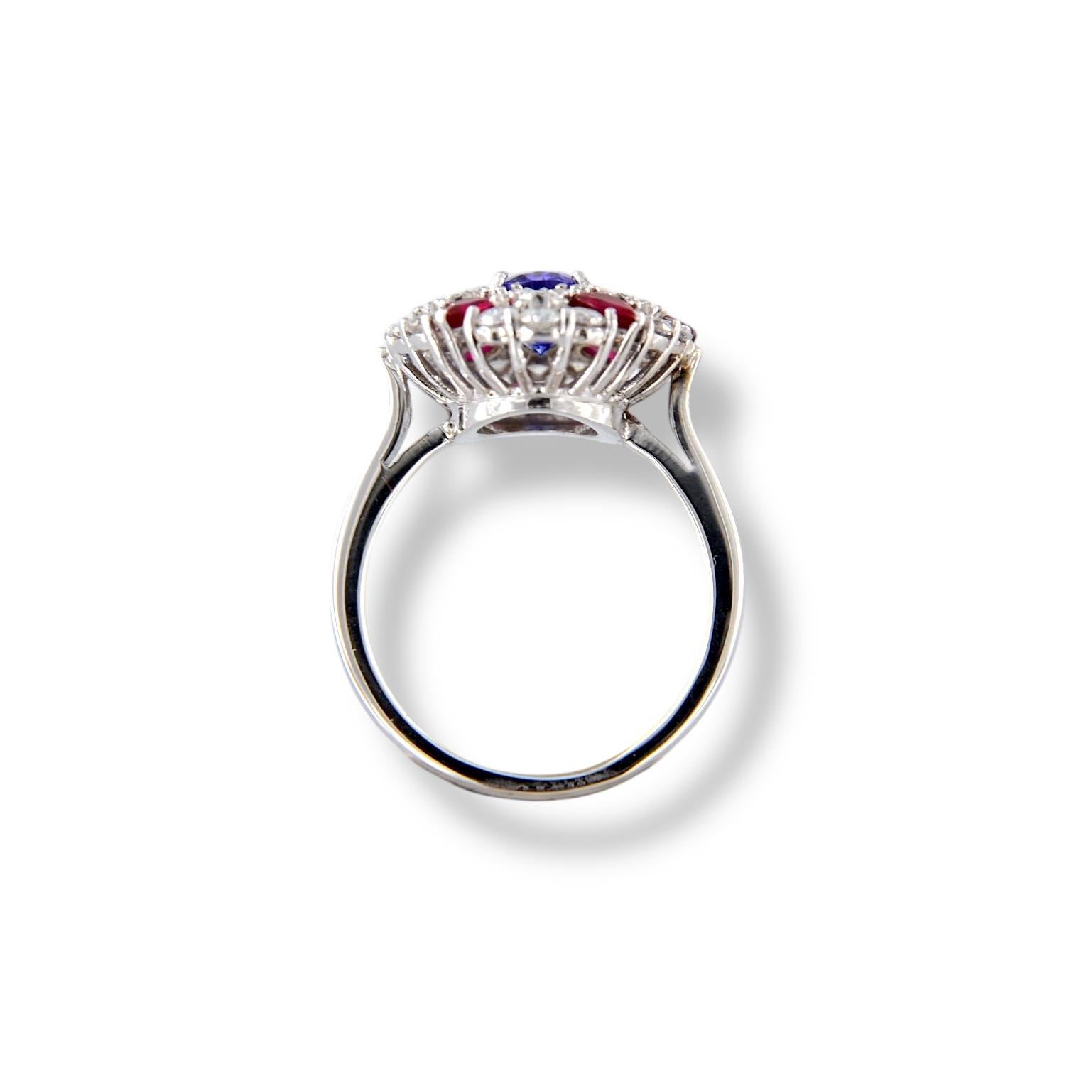 White gold ring with 1.05 ct oval tanzanite, with rubies and diamonds In New Condition For Sale In Vittoria, IT