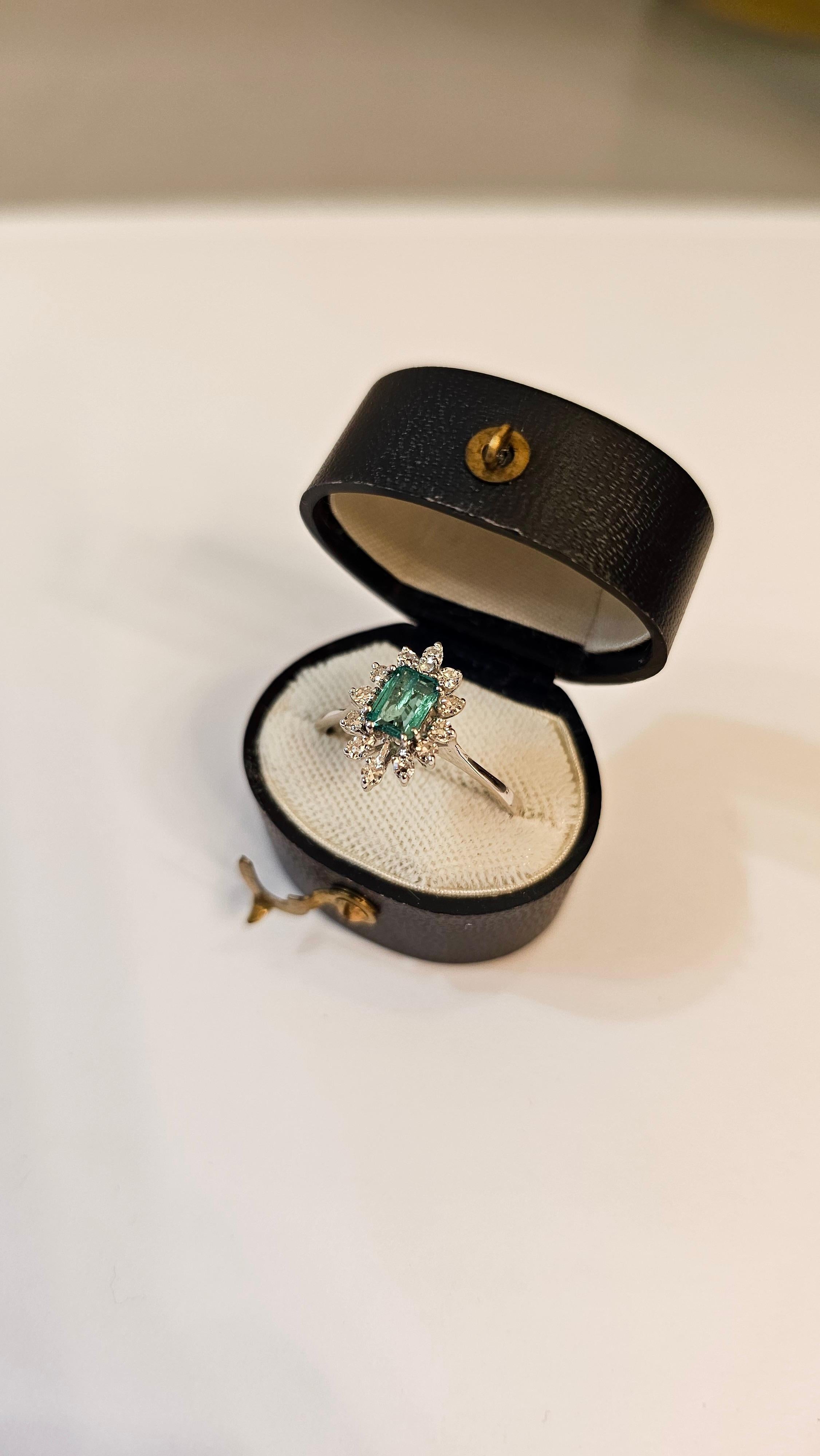Huit Huit White Gold, Emerald and Diamond Ring For Sale 1