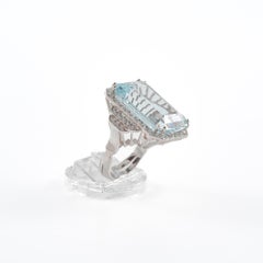Gold ring with Aquamarine and Diamonds