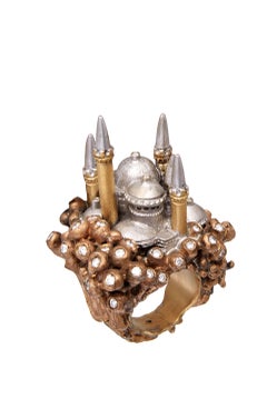 Ring made of 18 kt yellow gold , 925 sterling silver and diamonds.