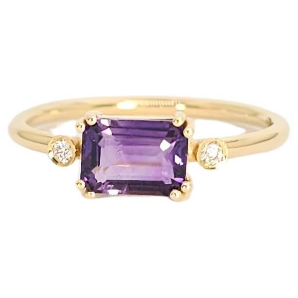 Contemporary, 18K Yellow Gold, Amethyst and Diamond Ring. Italy, New