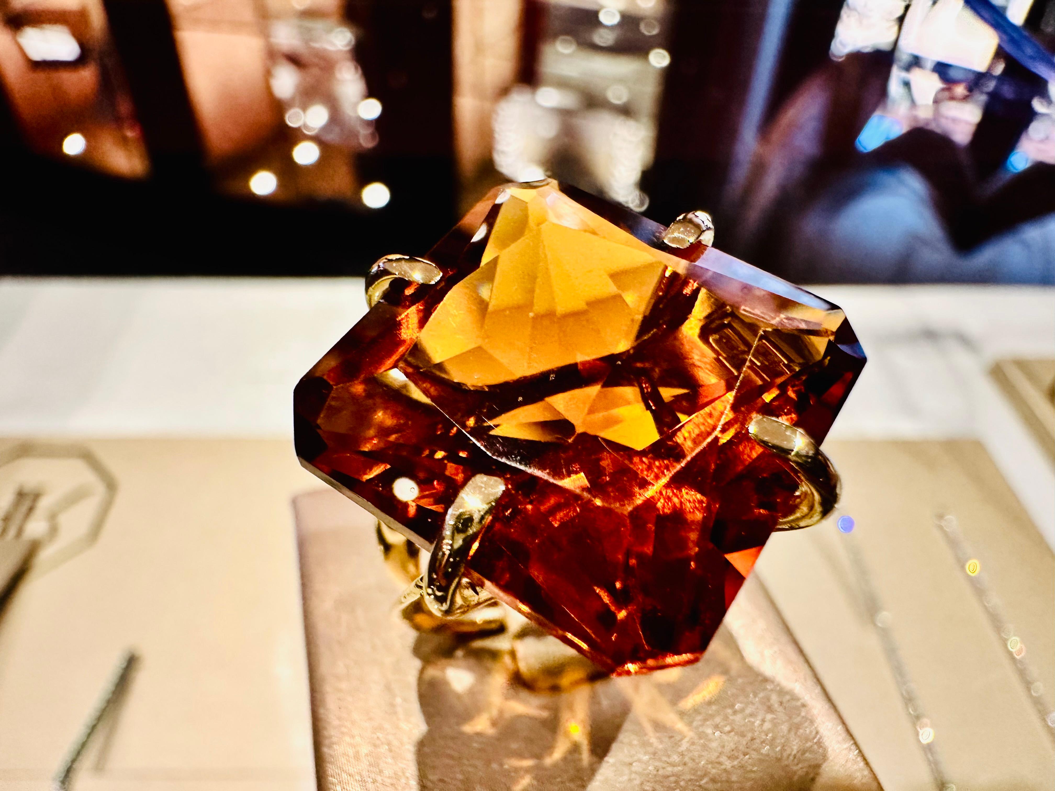 Bague en or jaune 18 carats avec topaze citrine - Majestic Exclusivity Pour femmes en vente