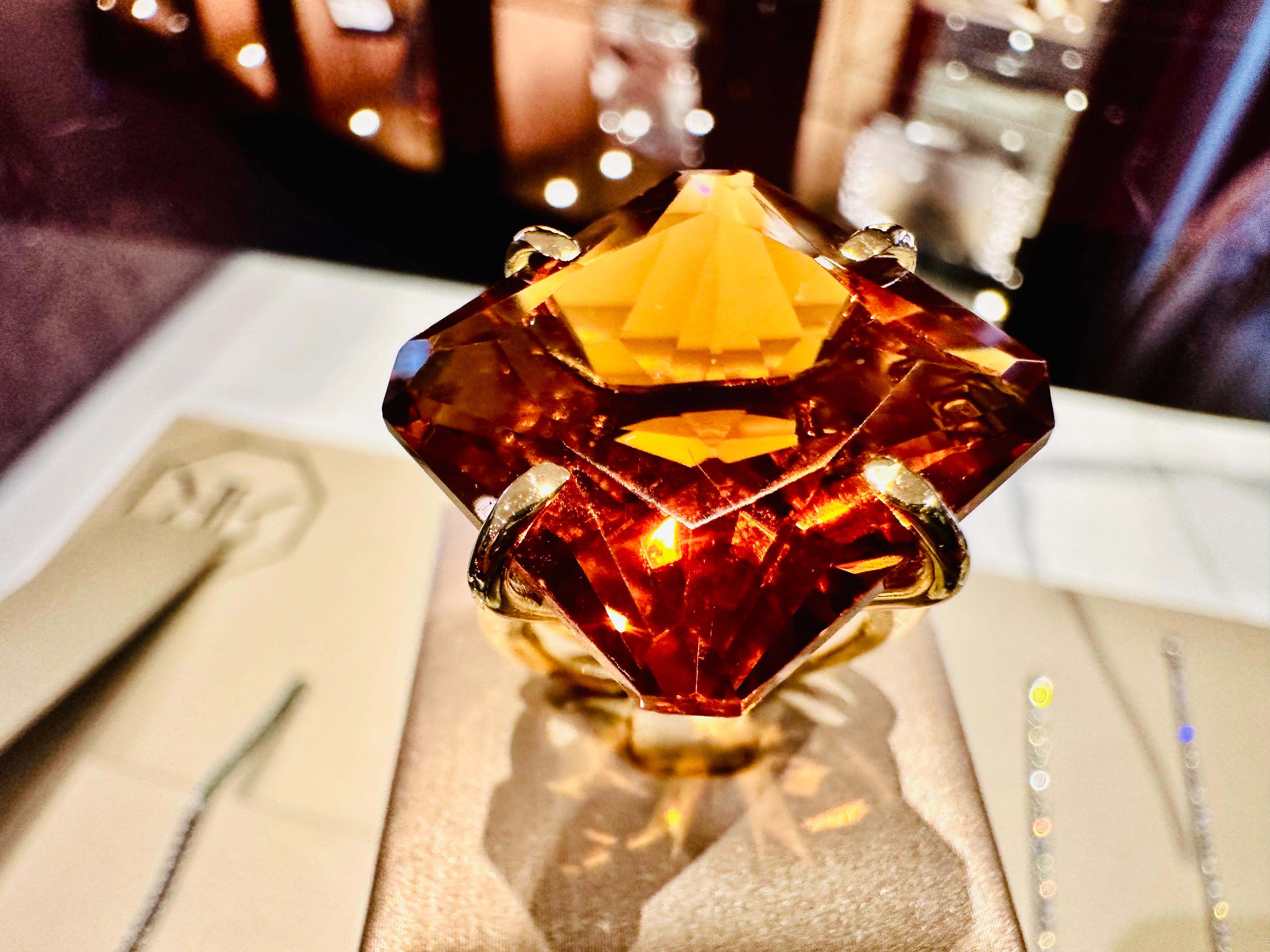 Bague en or jaune 18 carats avec topaze citrine - Majestic Exclusivity en vente 1