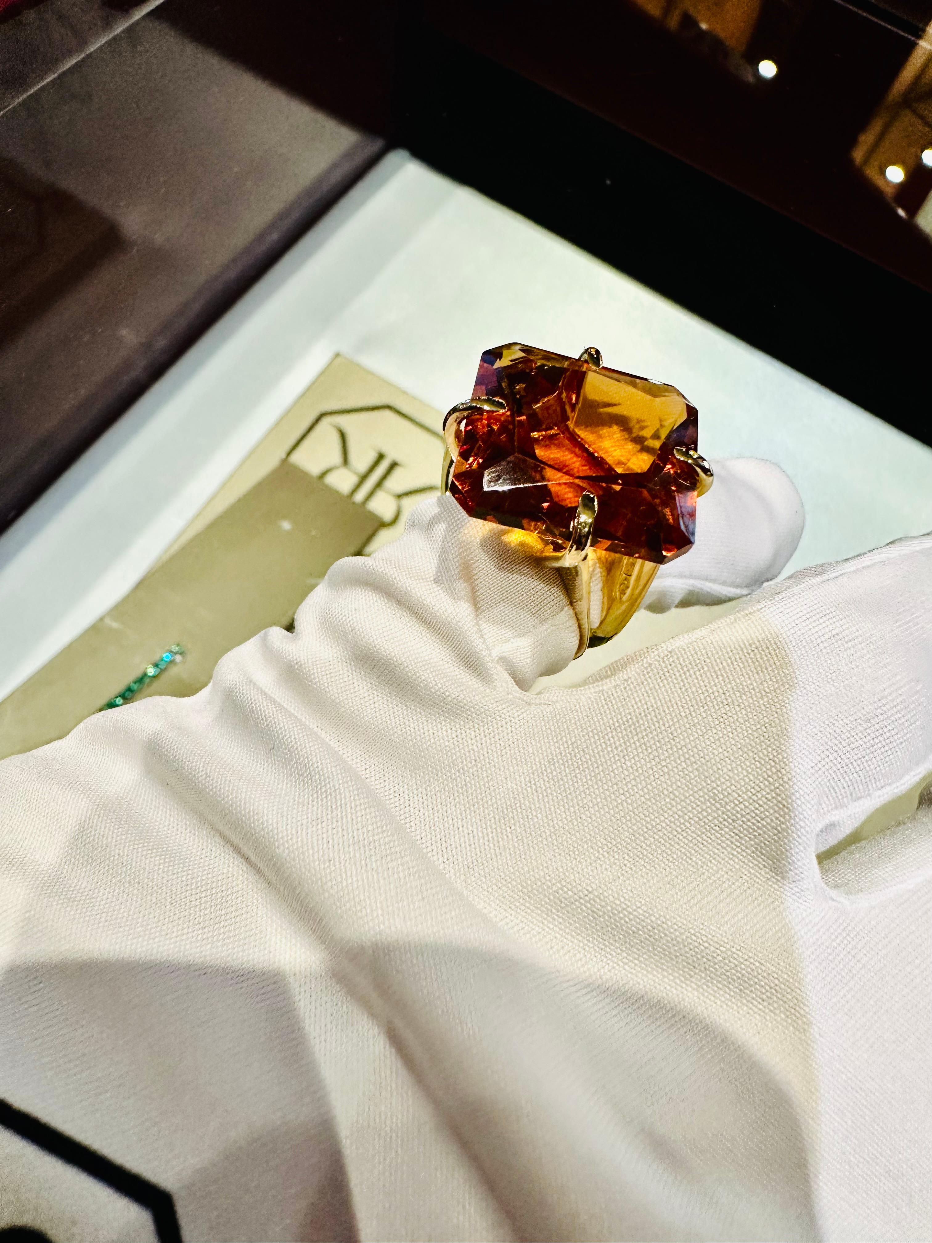 Bague en or jaune 18 carats avec topaze citrine - Majestic Exclusivity en vente 2