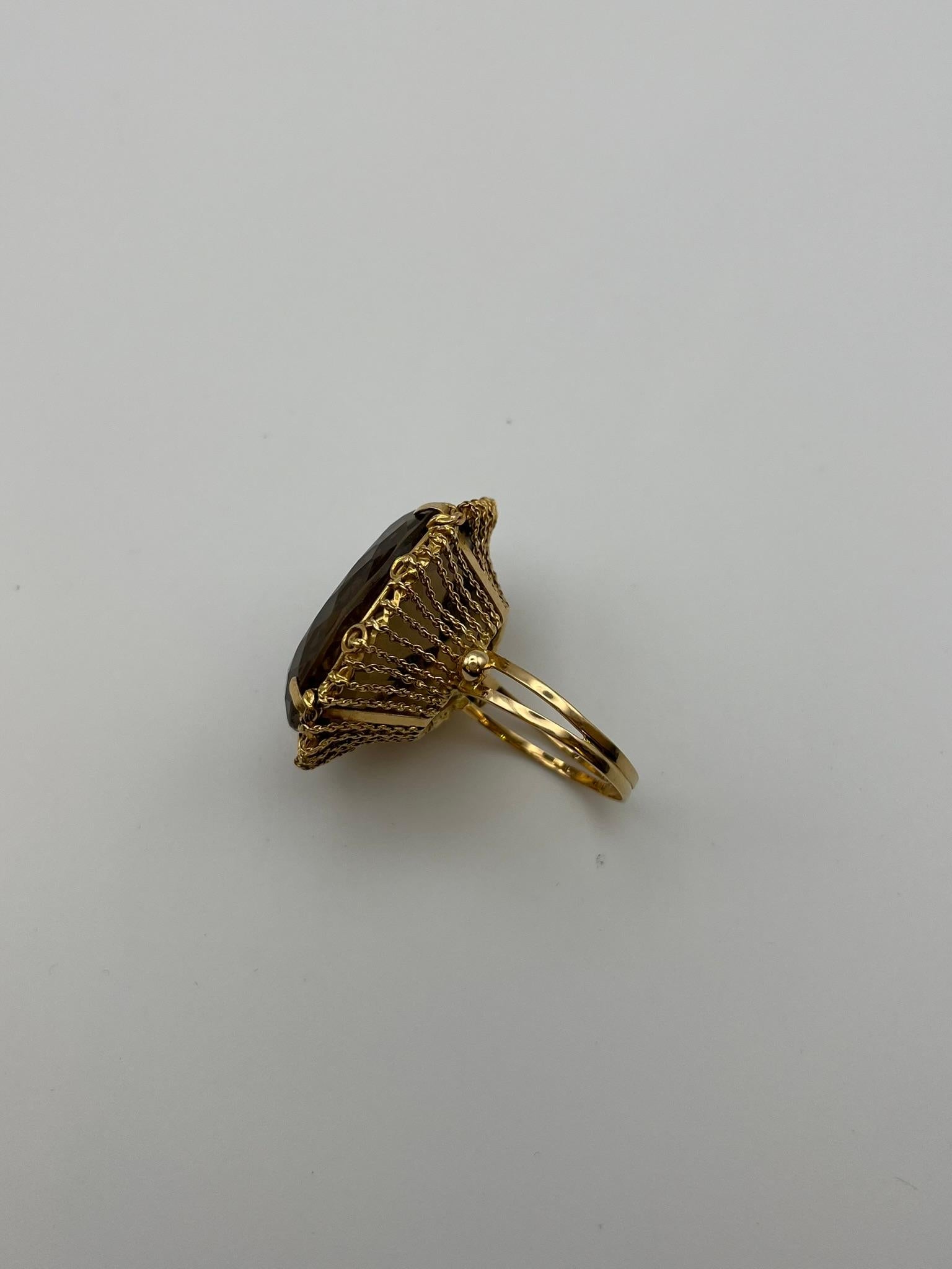 Anello in oro giallo con quarzo citrino fumè. in vendita 7