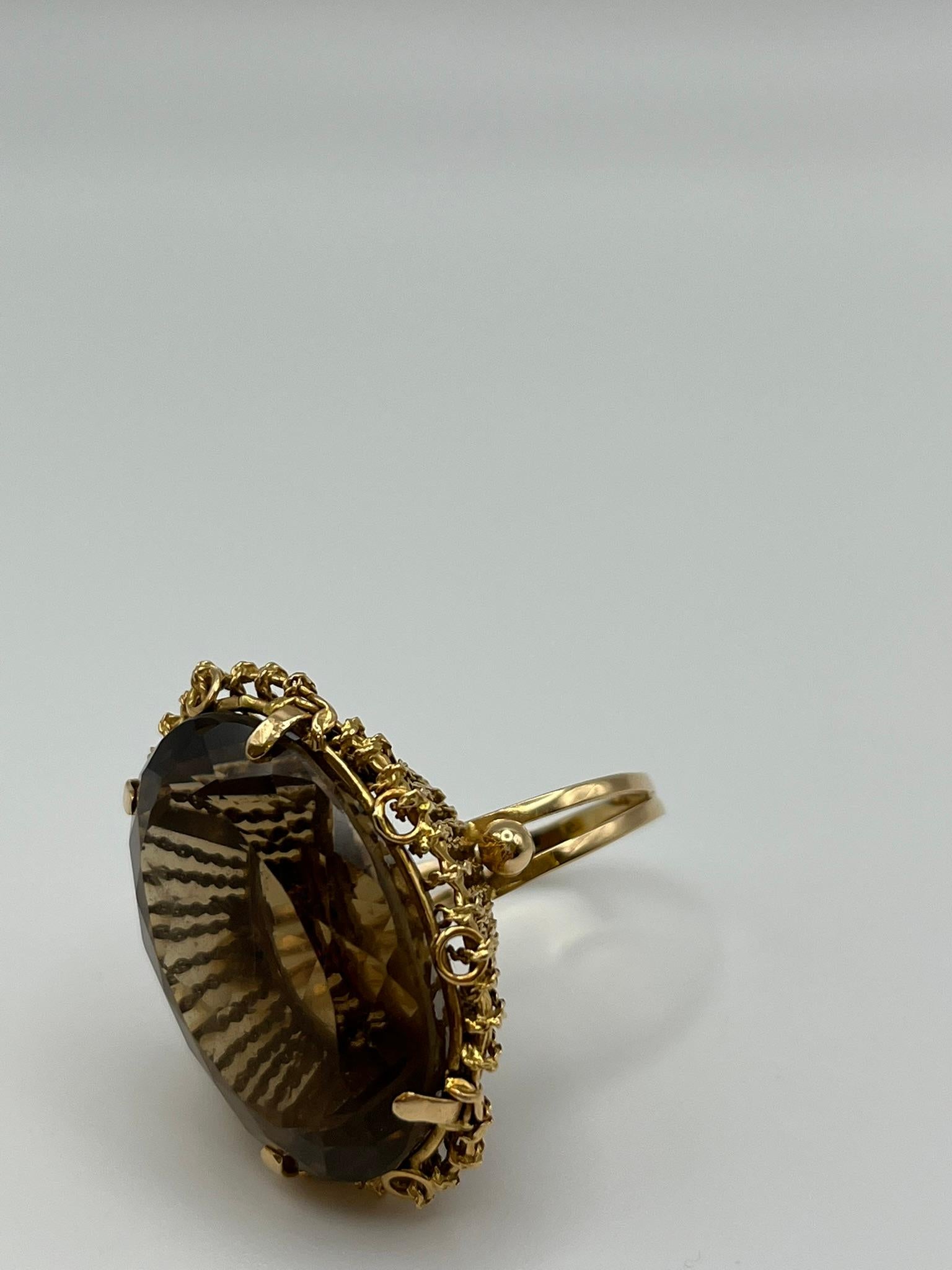 Artisan Bague en or jaune avec quartz citrine fumé. en vente