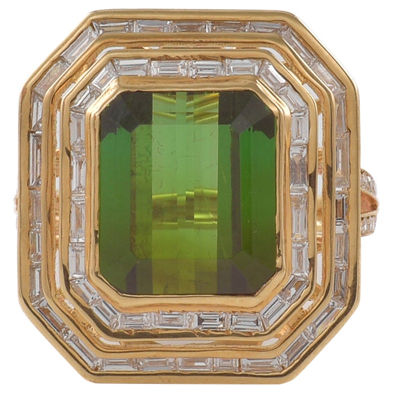 Anello in oro giallo con Tormalina verde e Diamanti