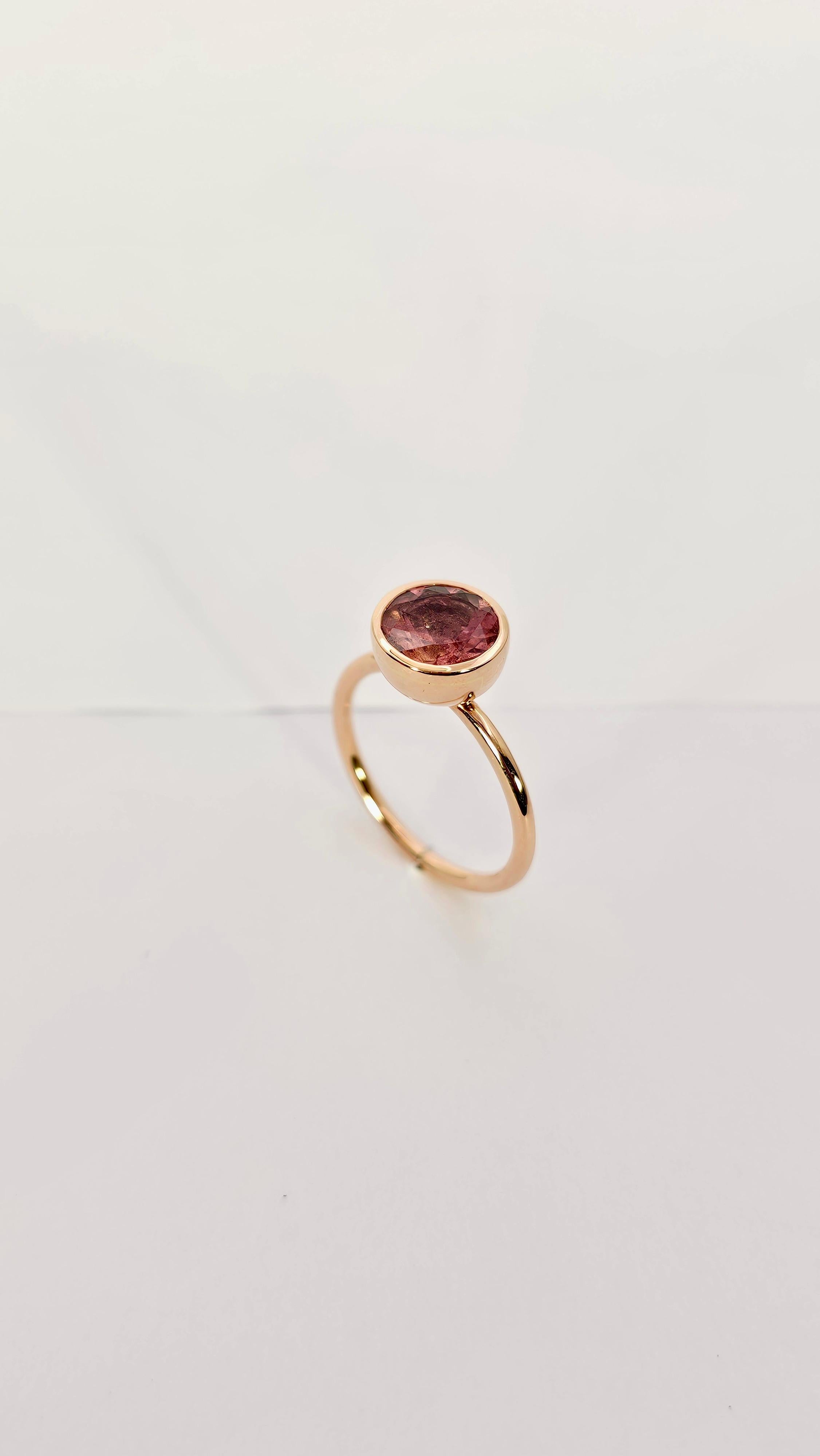 Bague en or rose 18Kt et tourmaline rose en vente 1