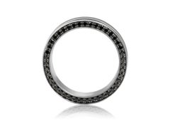 Anello in titanio e diamanti neri