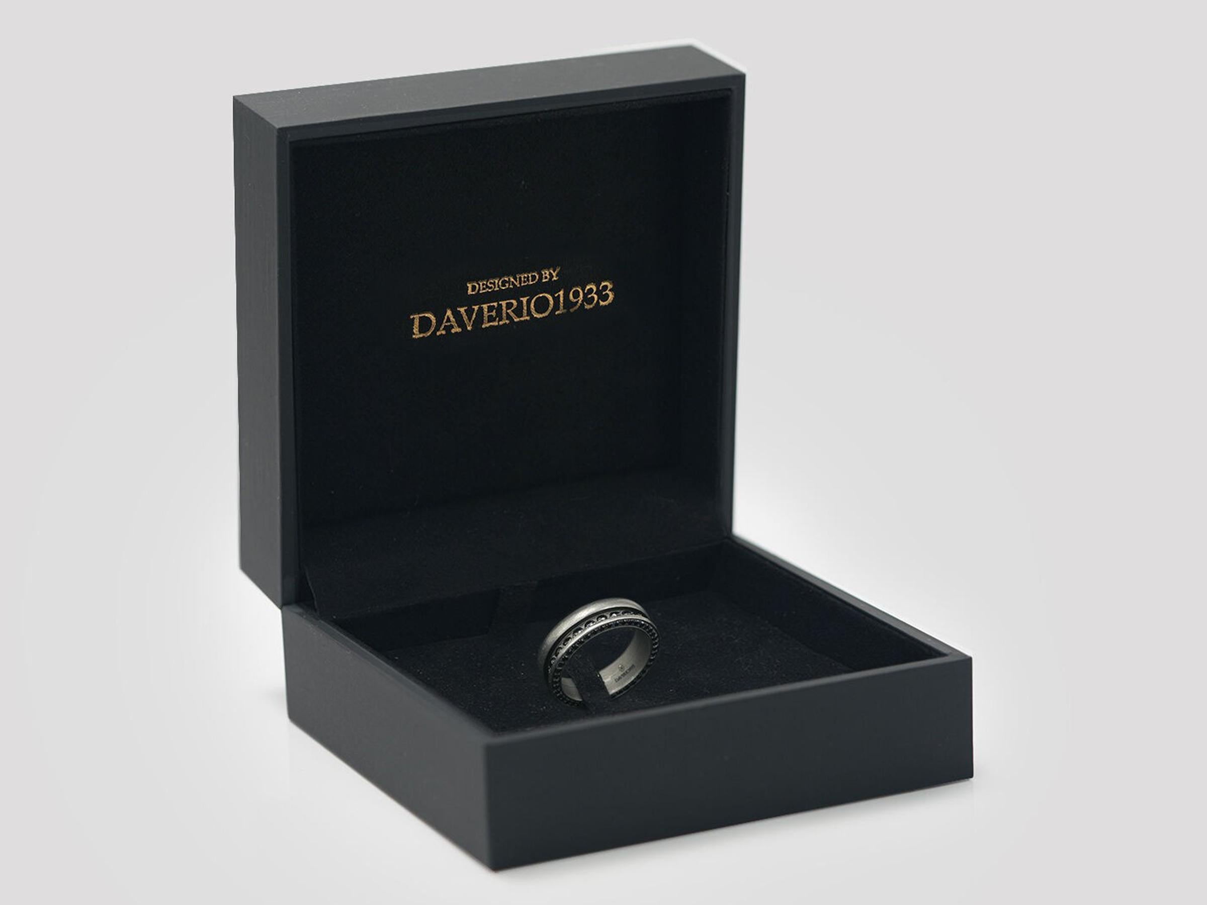 De los hombres Anillo de titanio y diamante negro en venta