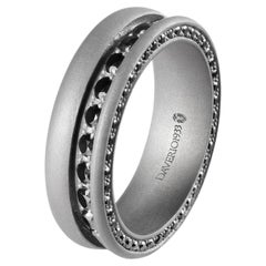 Ring aus Titan und schwarzem Diamant