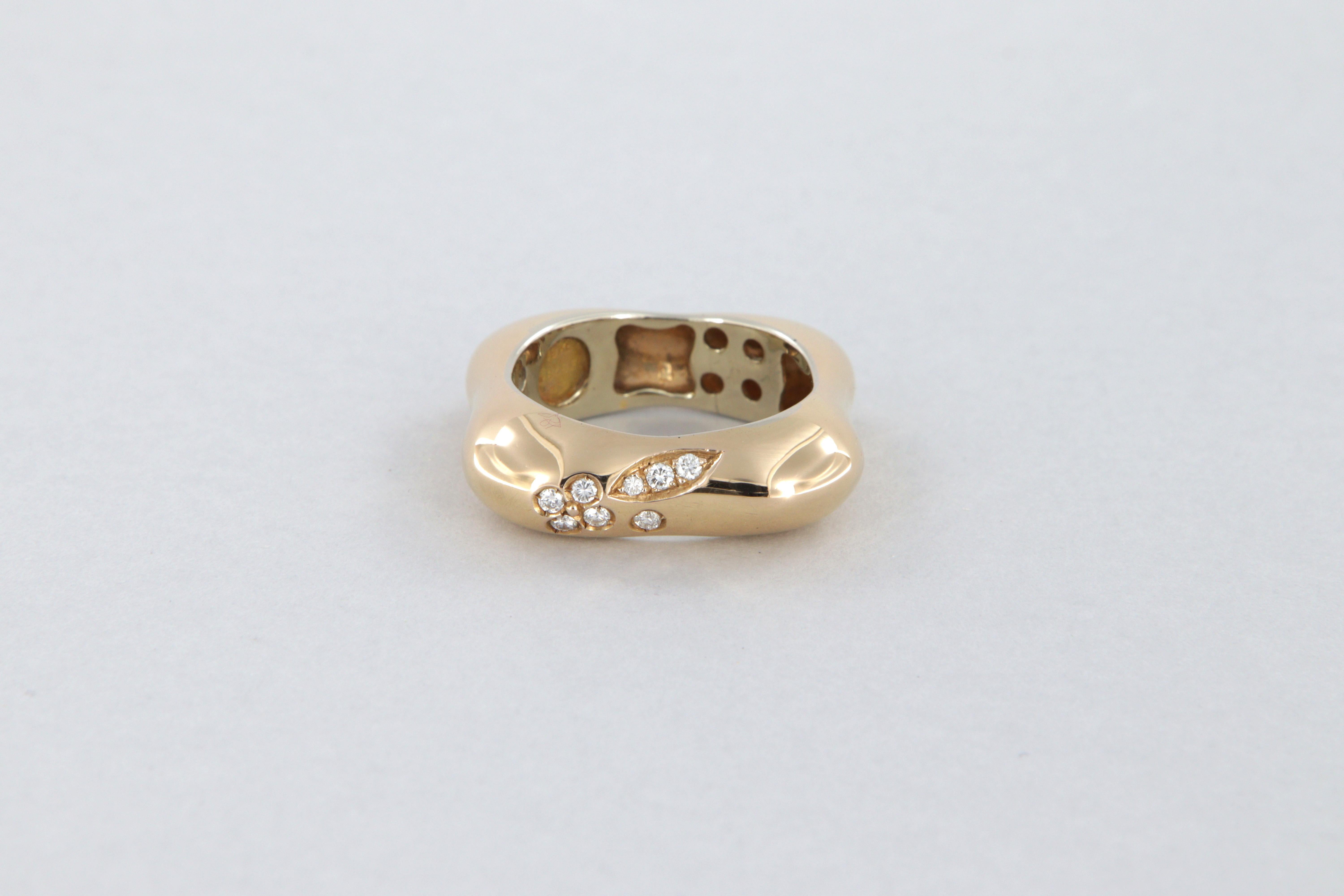 Modern La Nouvelle Bague ring with diamonds in gold