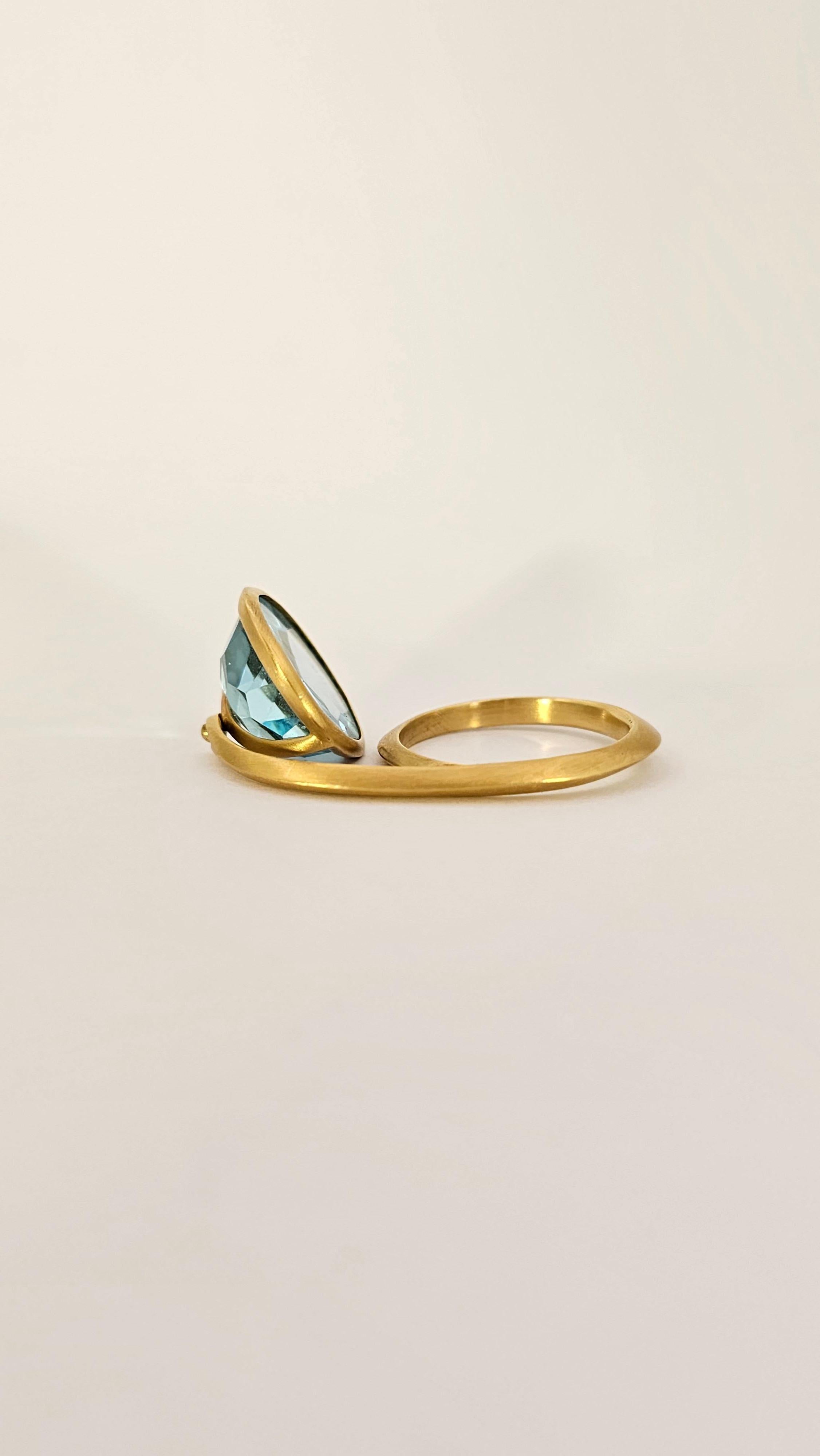 Artisan Lantern Ring in Yellow Gold and Blue Topaz For Sale