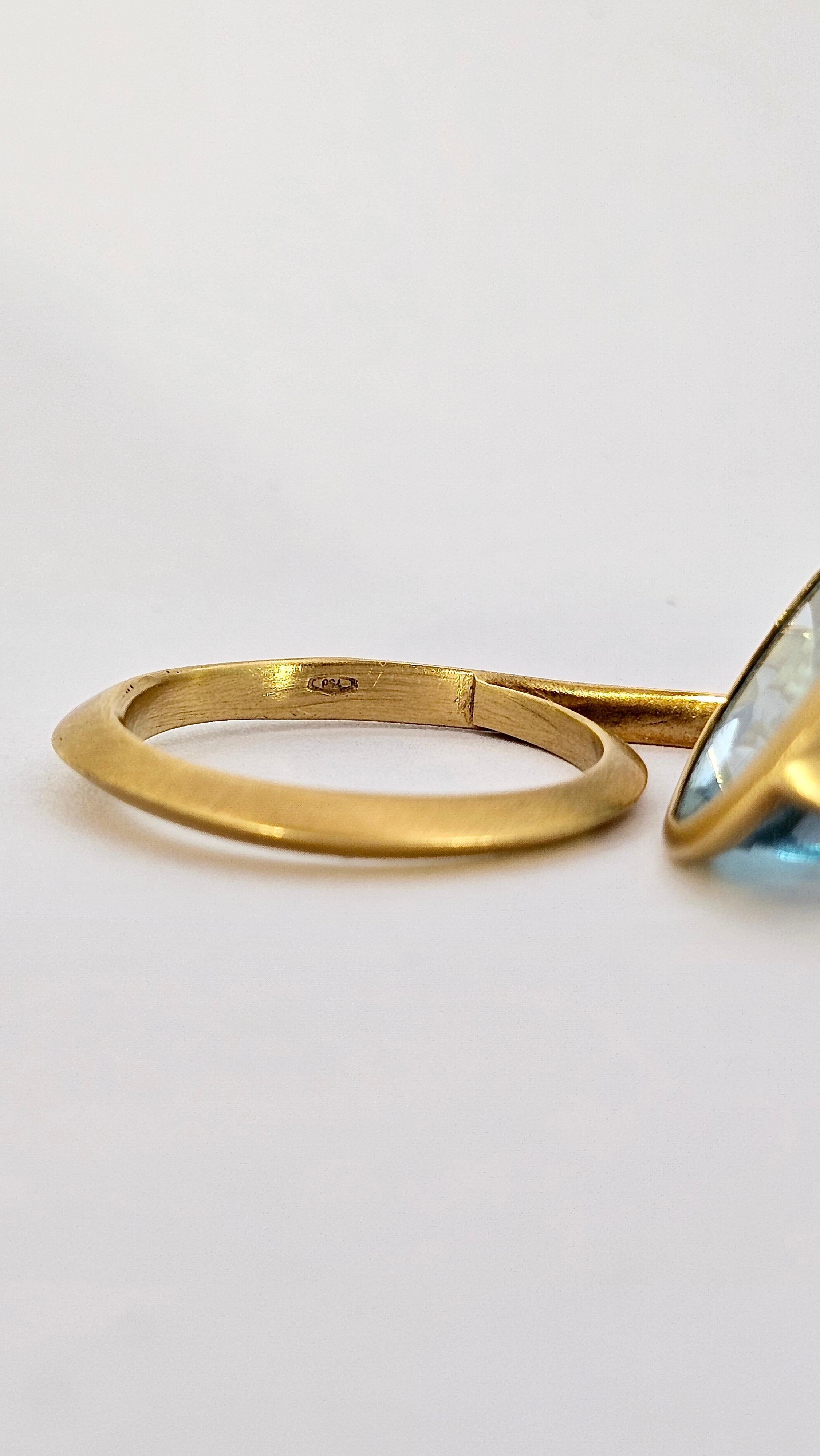 Lantern Ring in Yellow Gold and Blue Topaz For Sale 2