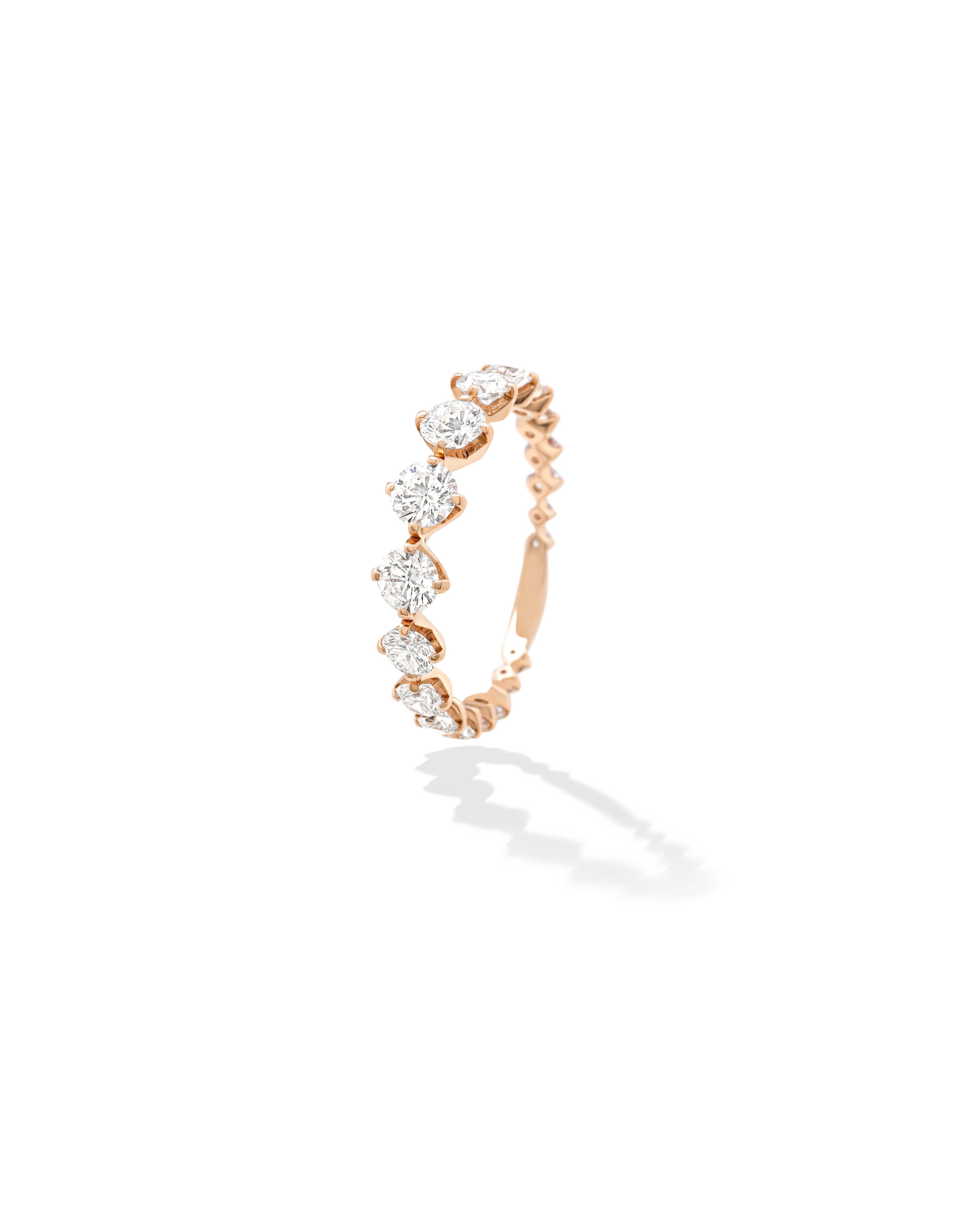 Anello realizzato da Busatti Milano, storica maison italiana rinomata per i suoi design innovativi.
Nella collezione LUCE la purezza del design incontra la luce del diamante.
LUCE reinterpreta la gioielleria classica per imprimere alla Collezione un