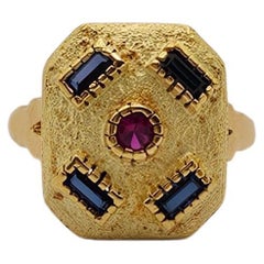 Vintage Modernist Ring in 18Kt Yellow Gold, Sapphires and Ruby