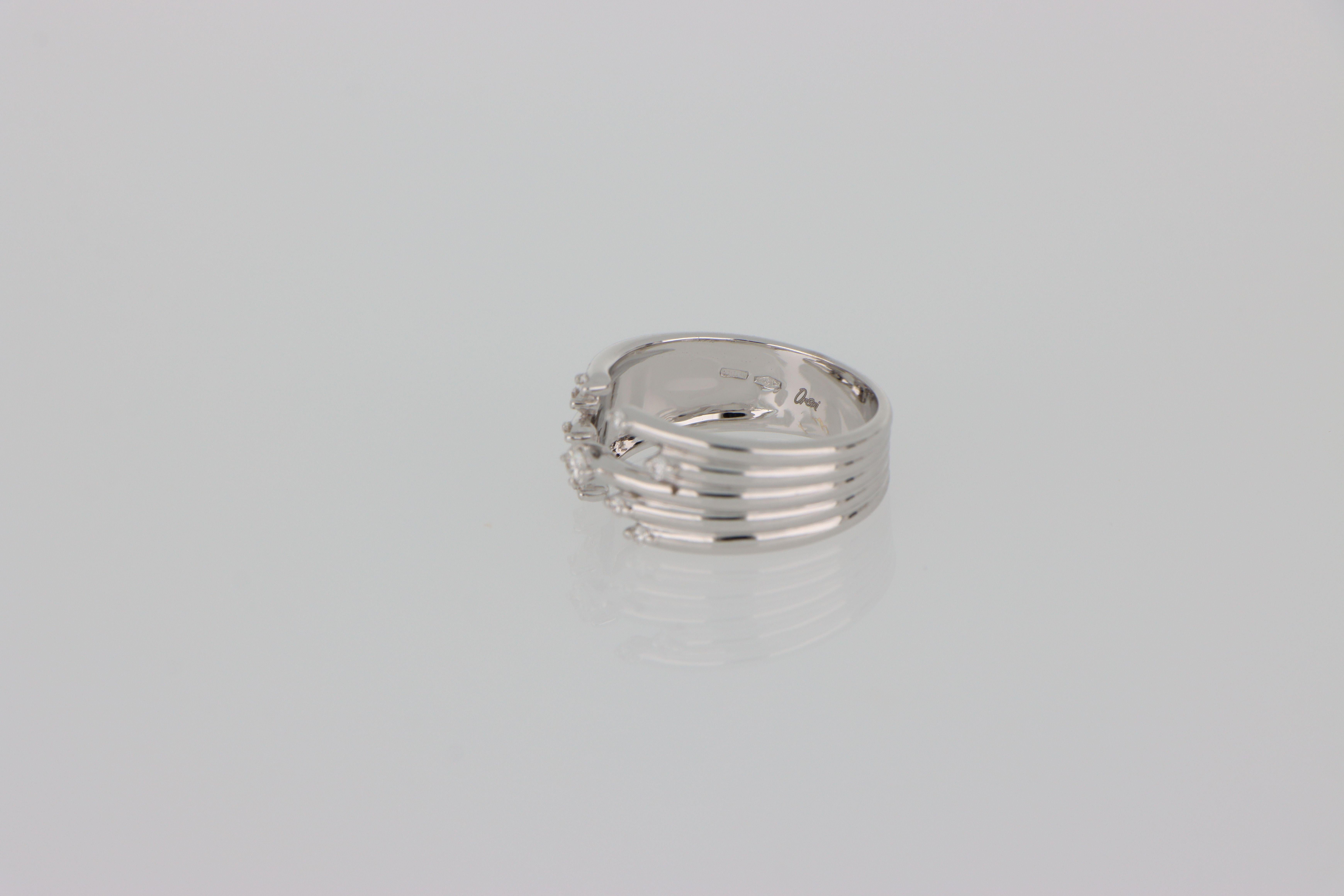 Anillo moderno de oro blanco de 18 kt con diamantes, hecho a mano en Italia en venta 1