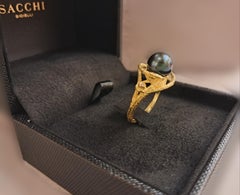Anello Perla nera di Sacchi in oro 18k e Diamanti
