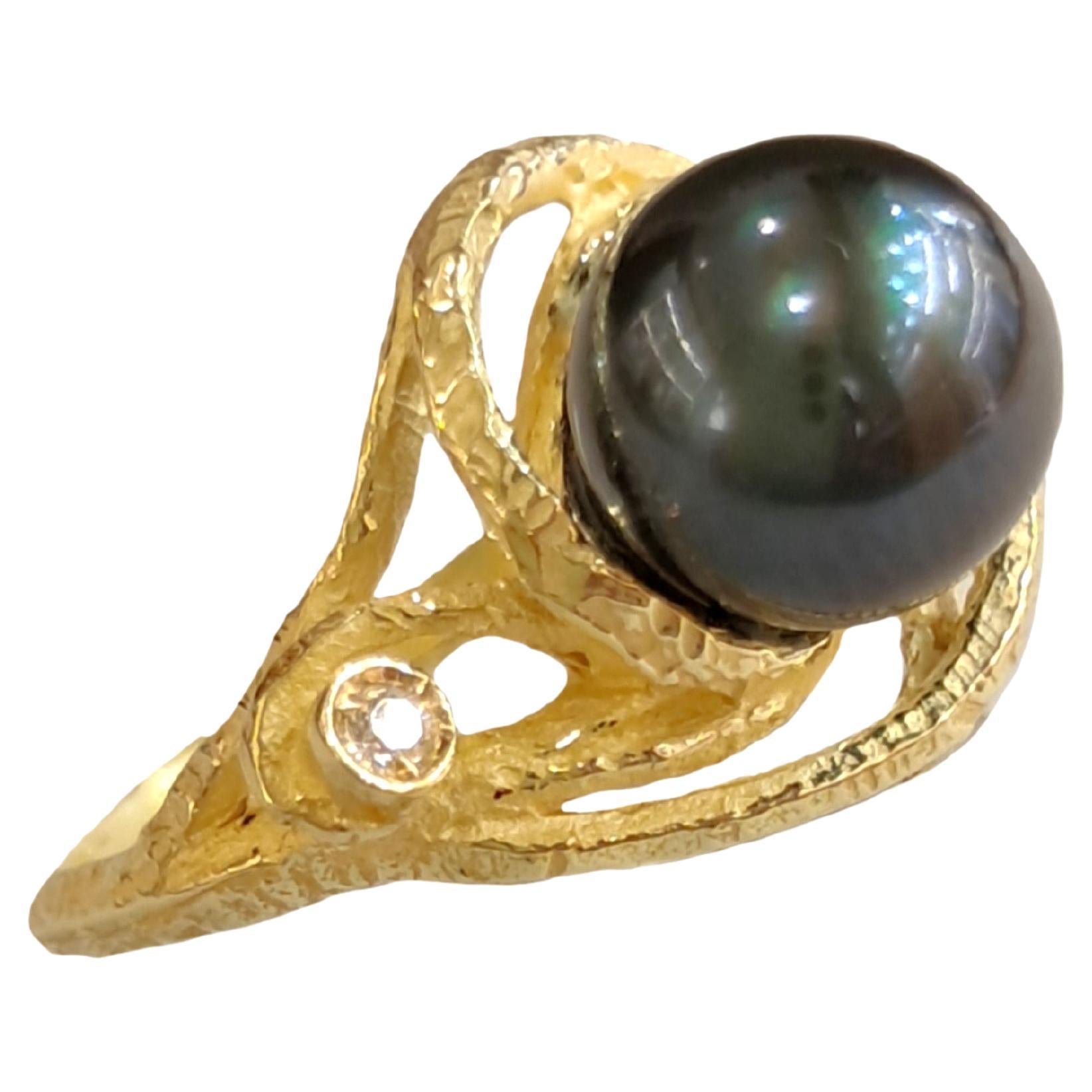 En vente :  Bague Sacchi en or 18k et diamants avec perles noires