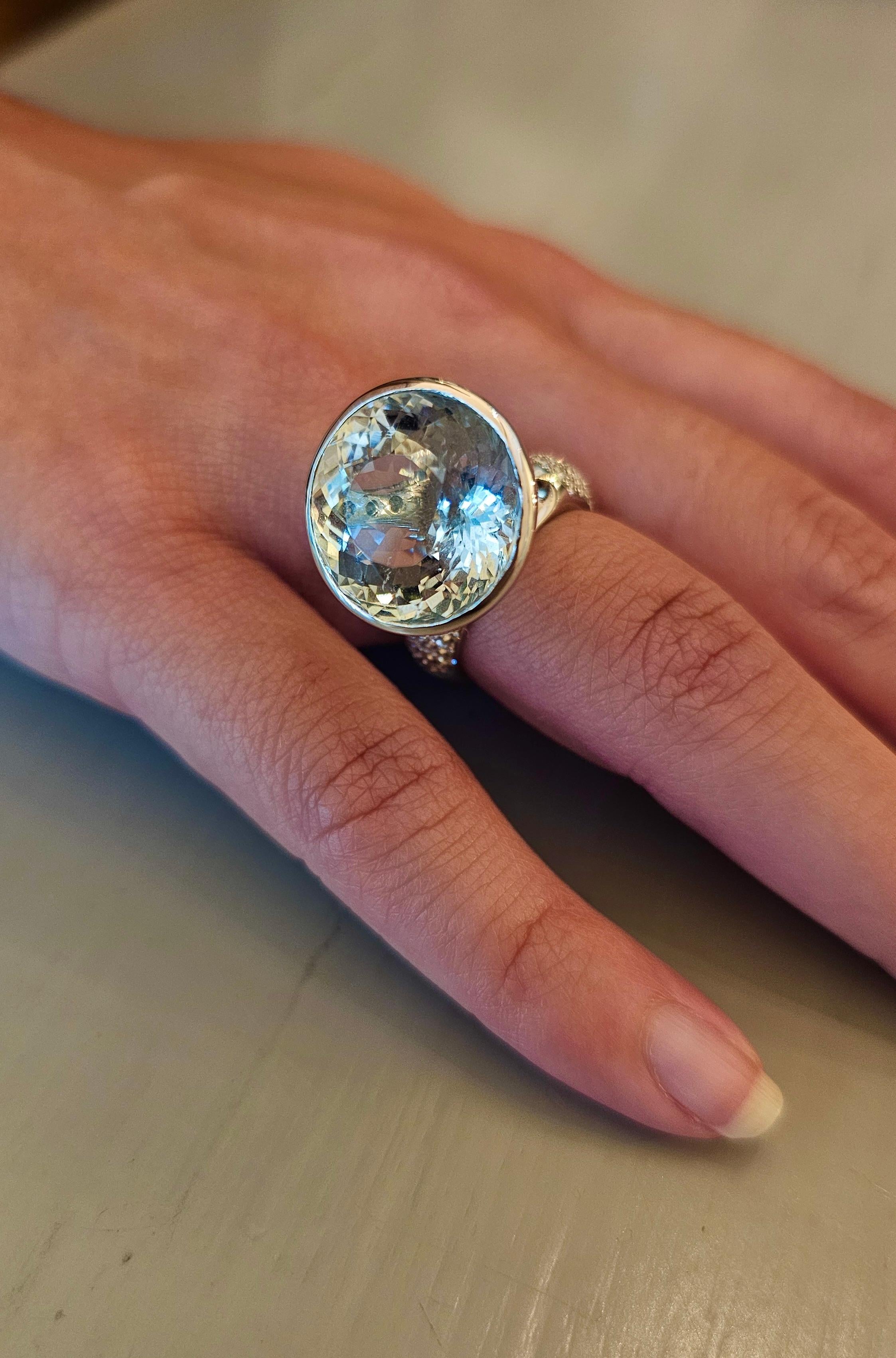 Rinaldo Gavello ring with 18.5 Ct Aquamarine Pendant in White Gold and Diamonds For Sale 6