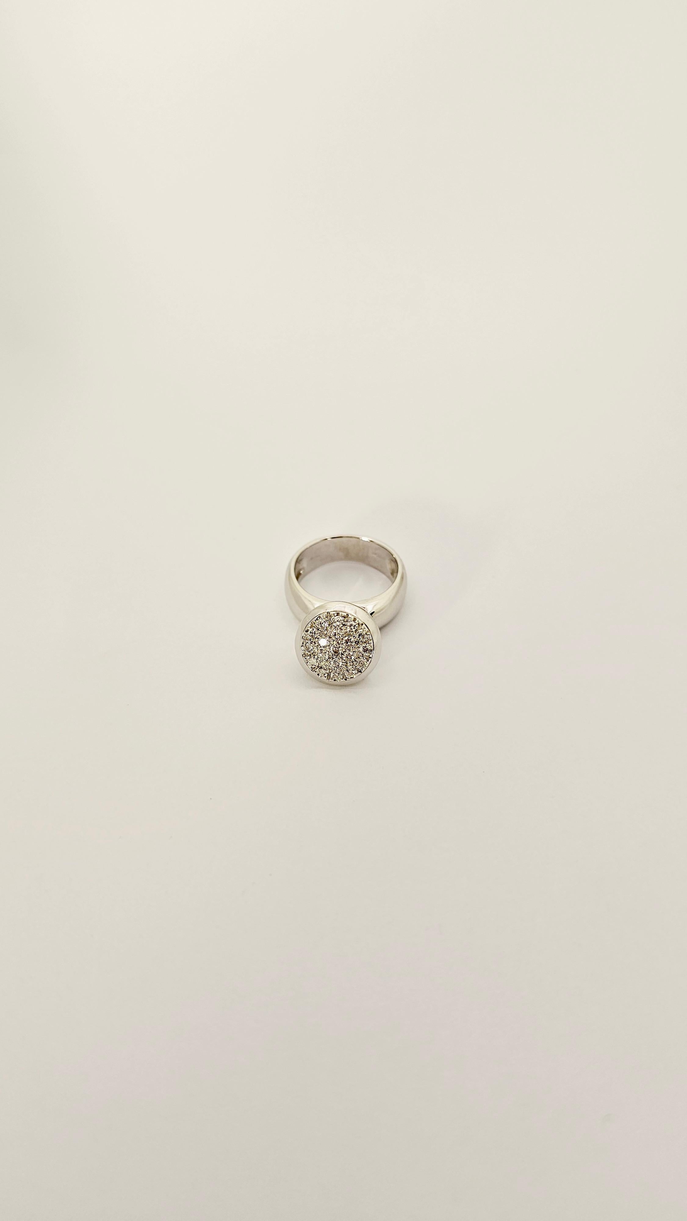 Brilliant Cut Rinaldo Gavello Ring in White Gold and Diamonds For Sale