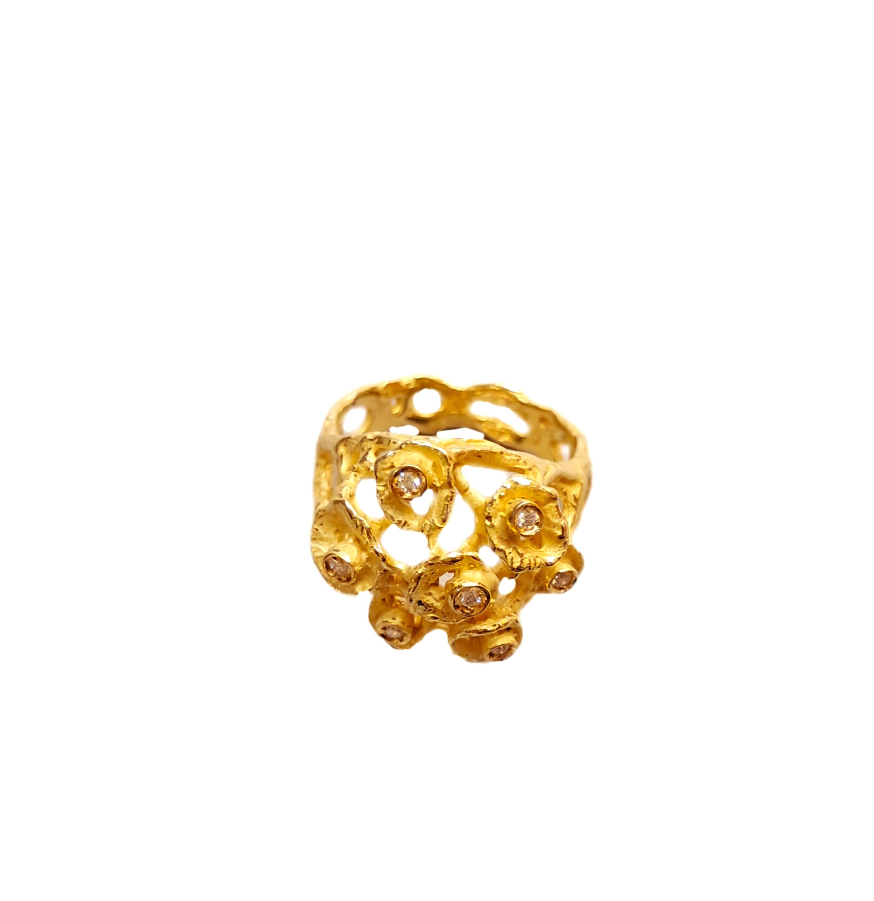 En vente :  Bague Sacchi en or jaune satiné 18k avec diamants Collection 