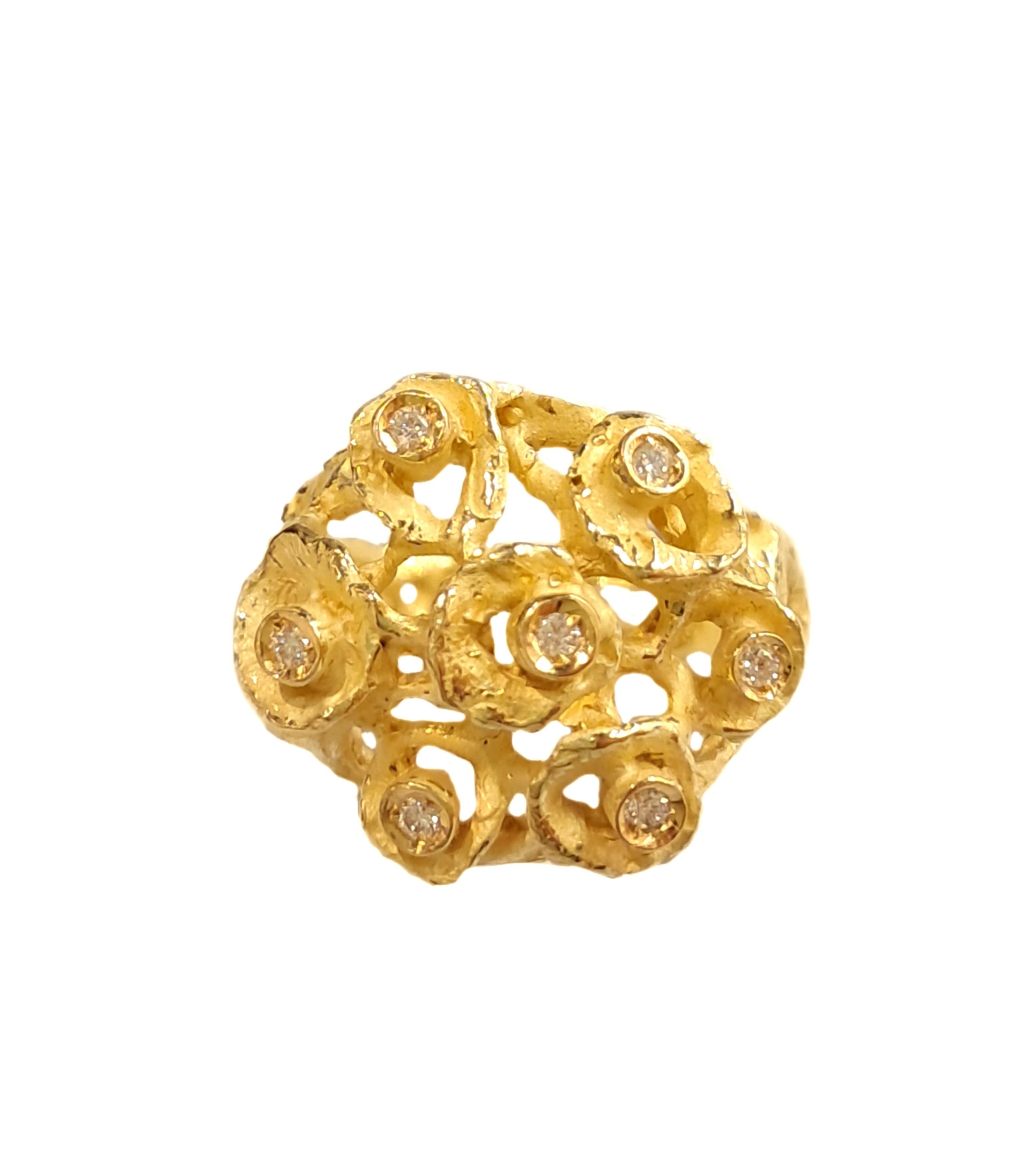 En vente :  Bague Sacchi en or jaune satiné 18k avec diamants Collection 