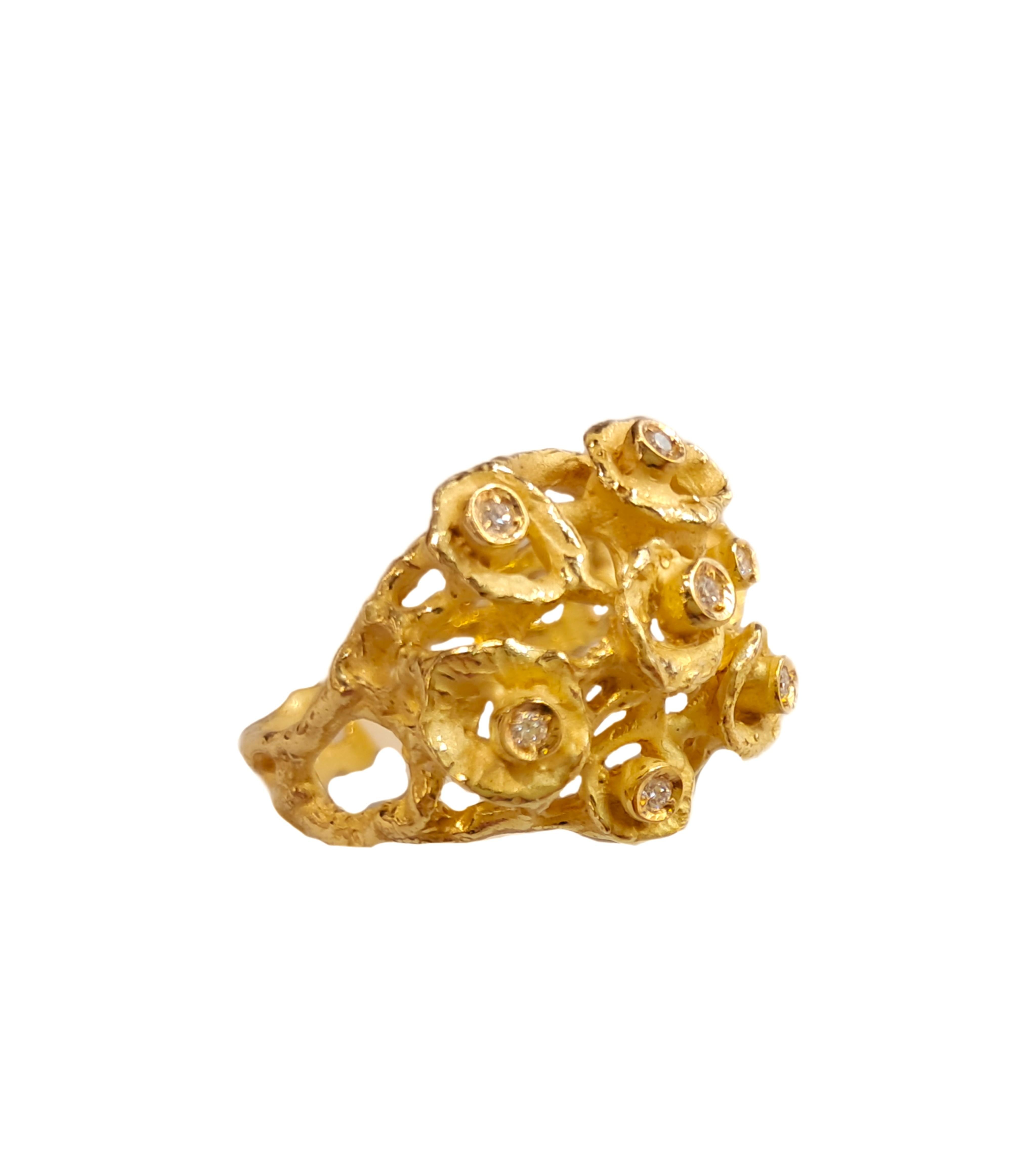 En vente :  Bague Sacchi en or jaune satiné 18k avec diamants Collection 