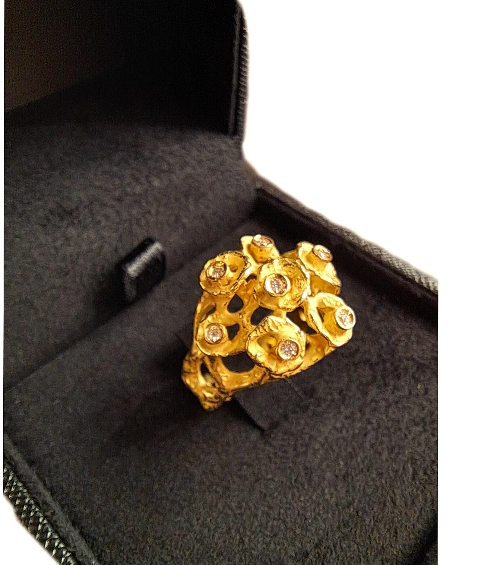 En vente :  Bague Sacchi en or jaune satiné 18k avec diamants Collection 