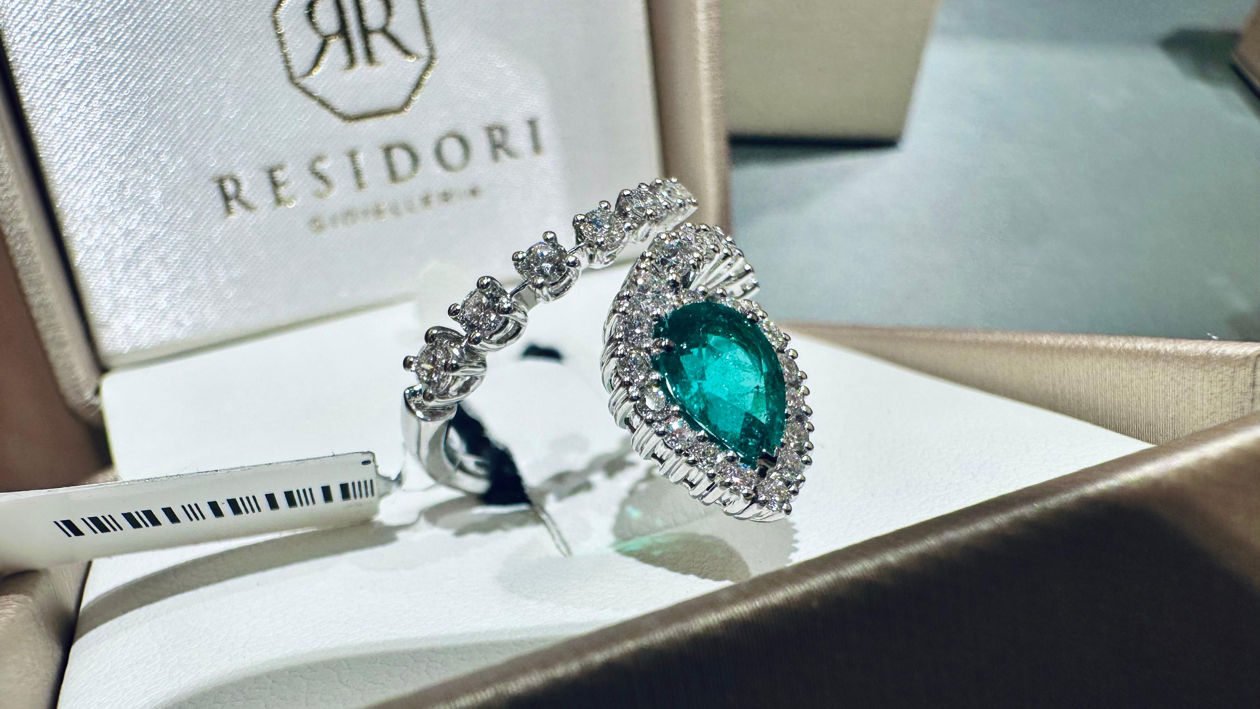 Anello serpente in Oro Bianco 18kt con smeraldo 0.95 e Diamanti 0.89 In condizioni Nuovo in vendita a Guidizzolo, IT