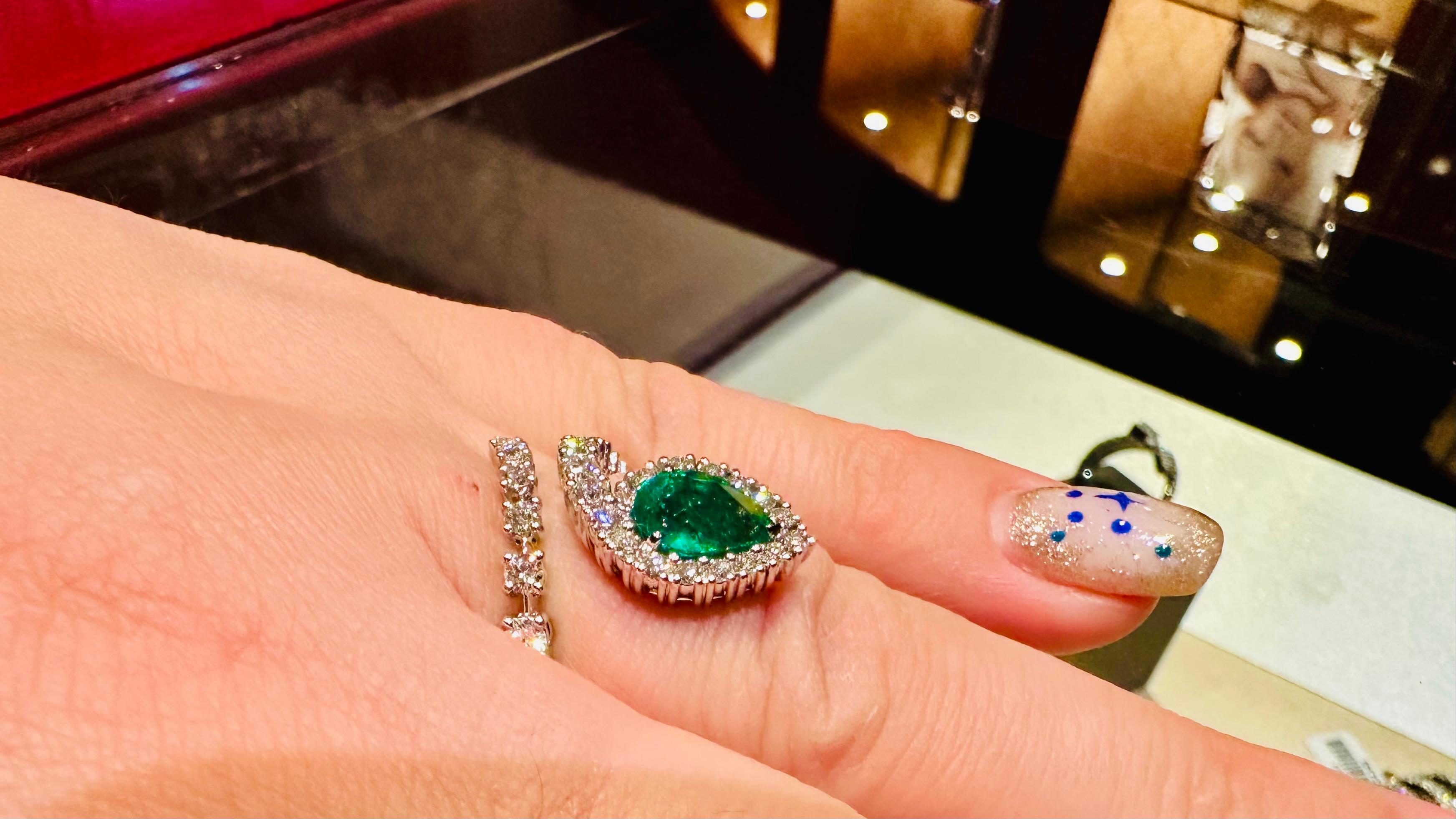 Anello serpente in Oro Bianco 18kt con smeraldo 0.95 e Diamanti 0.89 in vendita 3