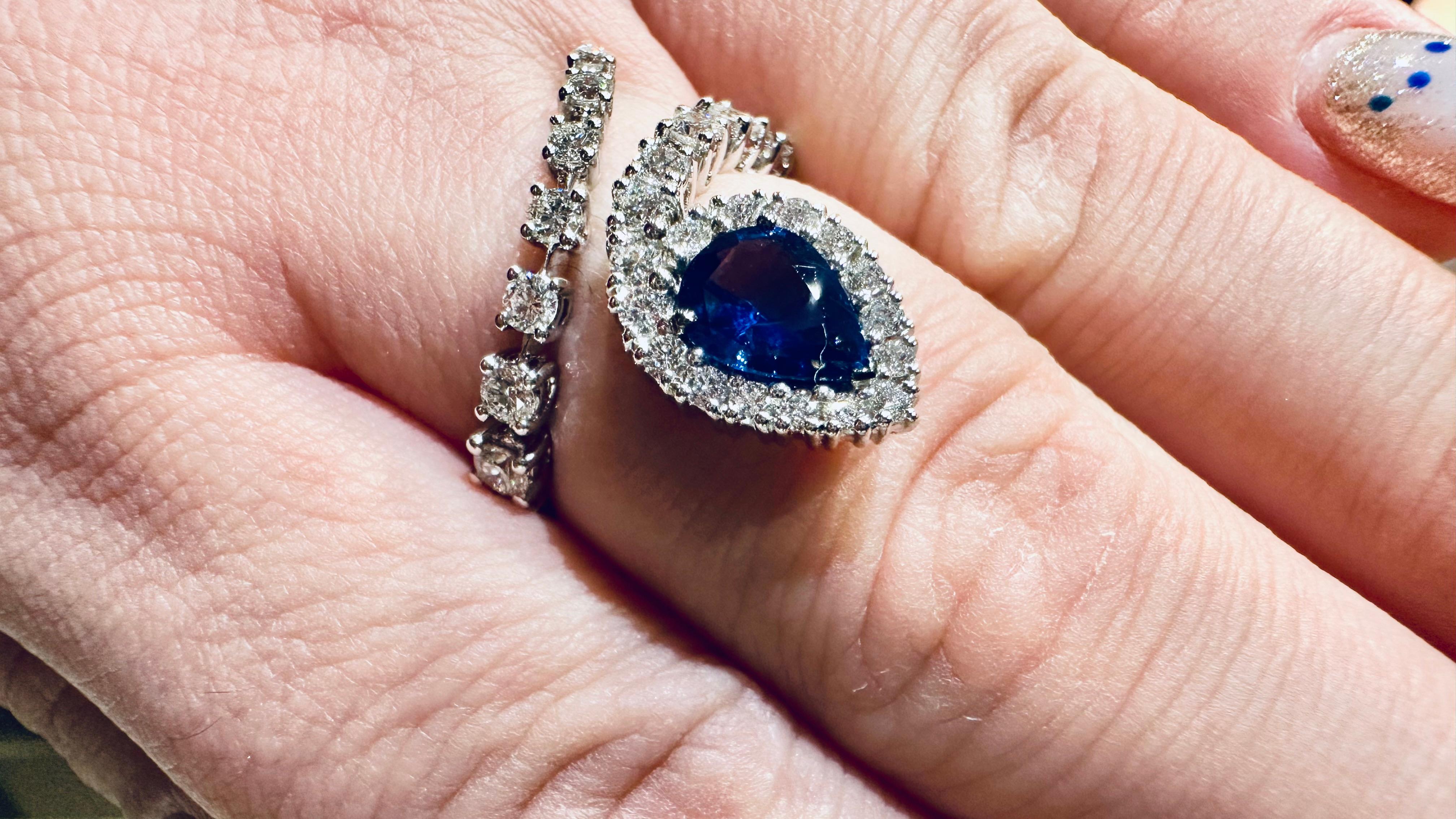 Bague serpent en or blanc 18kt avec saphir bleu 0.95 et diamants 0.89 en vente 6