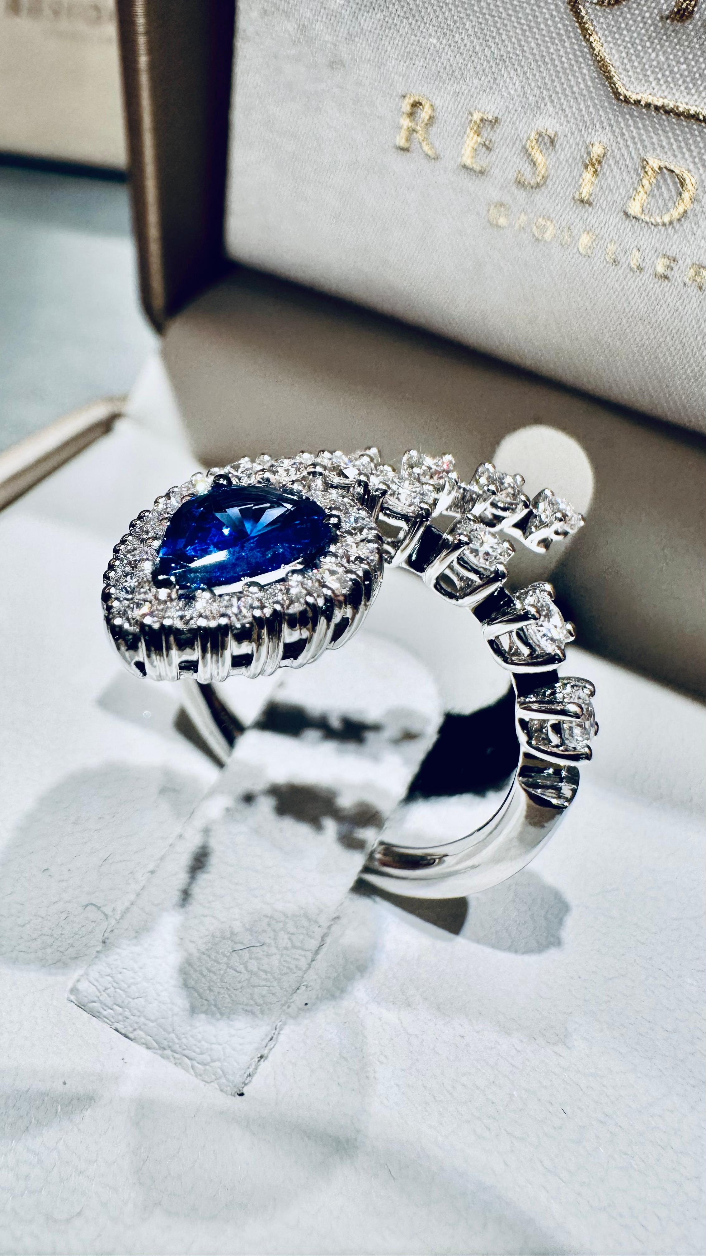 Bague serpent en or blanc 18kt avec saphir bleu 0.95 et diamants 0.89 en vente 7