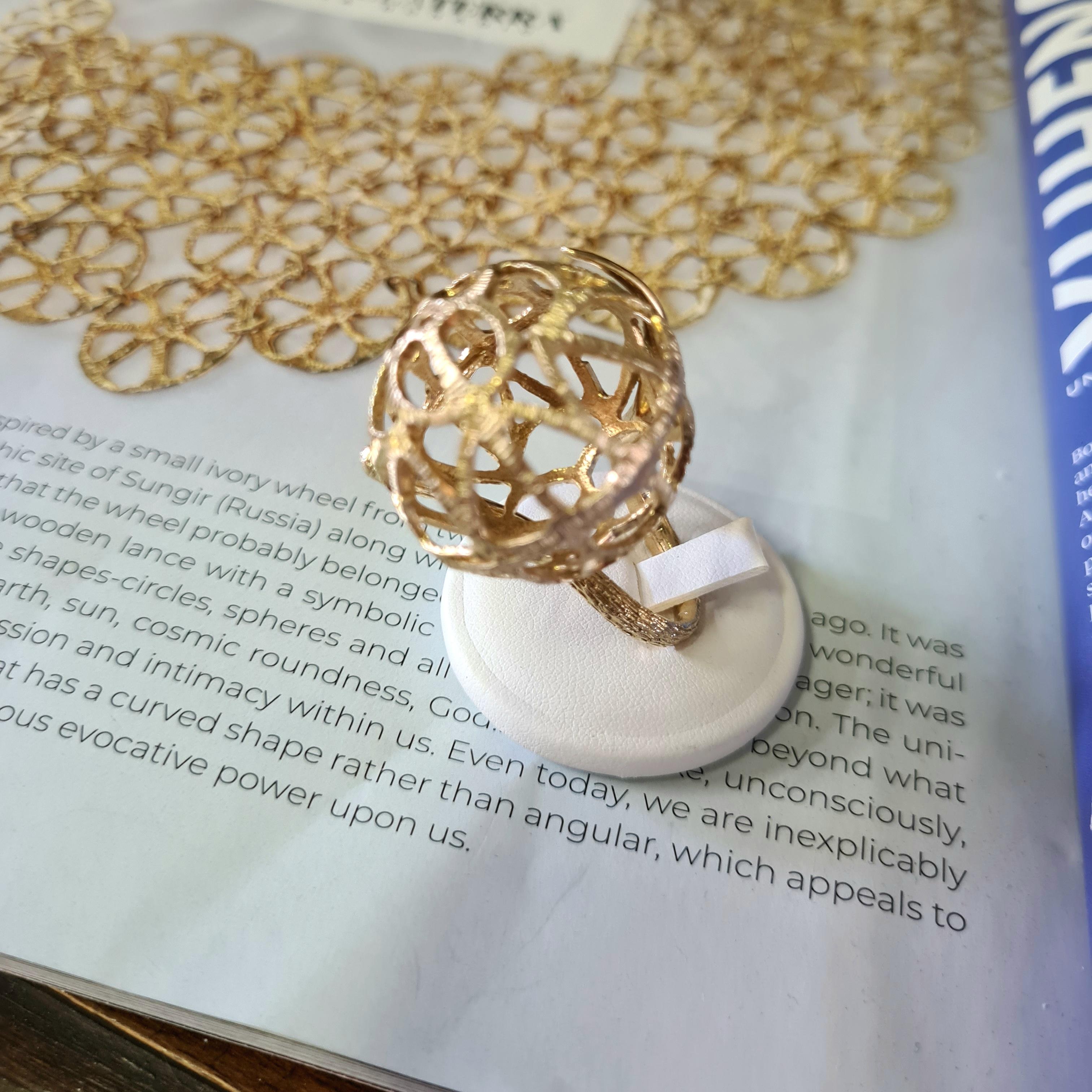 Anello Sfera collezione Disco Traforato preistorico For Sale 4