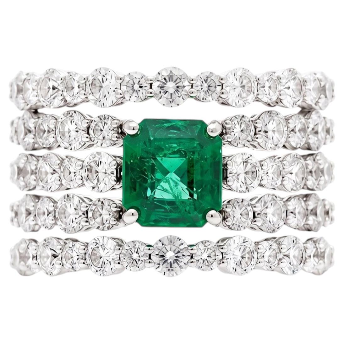 Anello Smeraldo ct 1.81 con 62 Diamanti ct 3.10. Oro 18Kt. Made in Italy in vendita