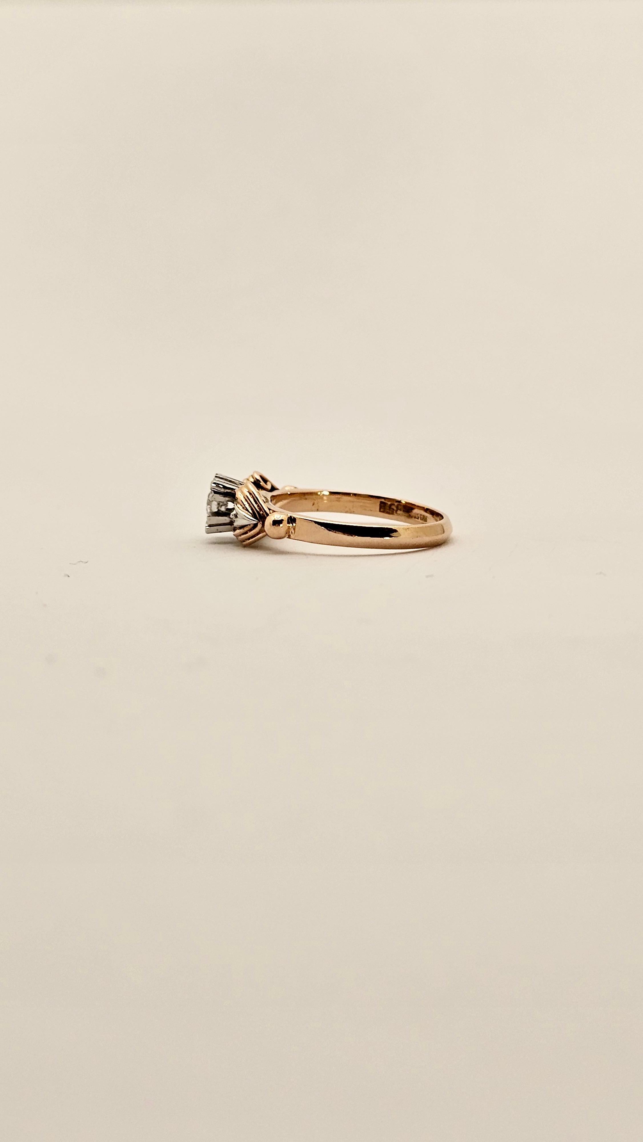 Art déco Anello Solitario Art Decò con Diamante in Oro Rosa e Bianco 18Kt en vente