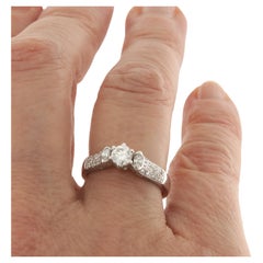 White gold solitaire ring with central brilliant