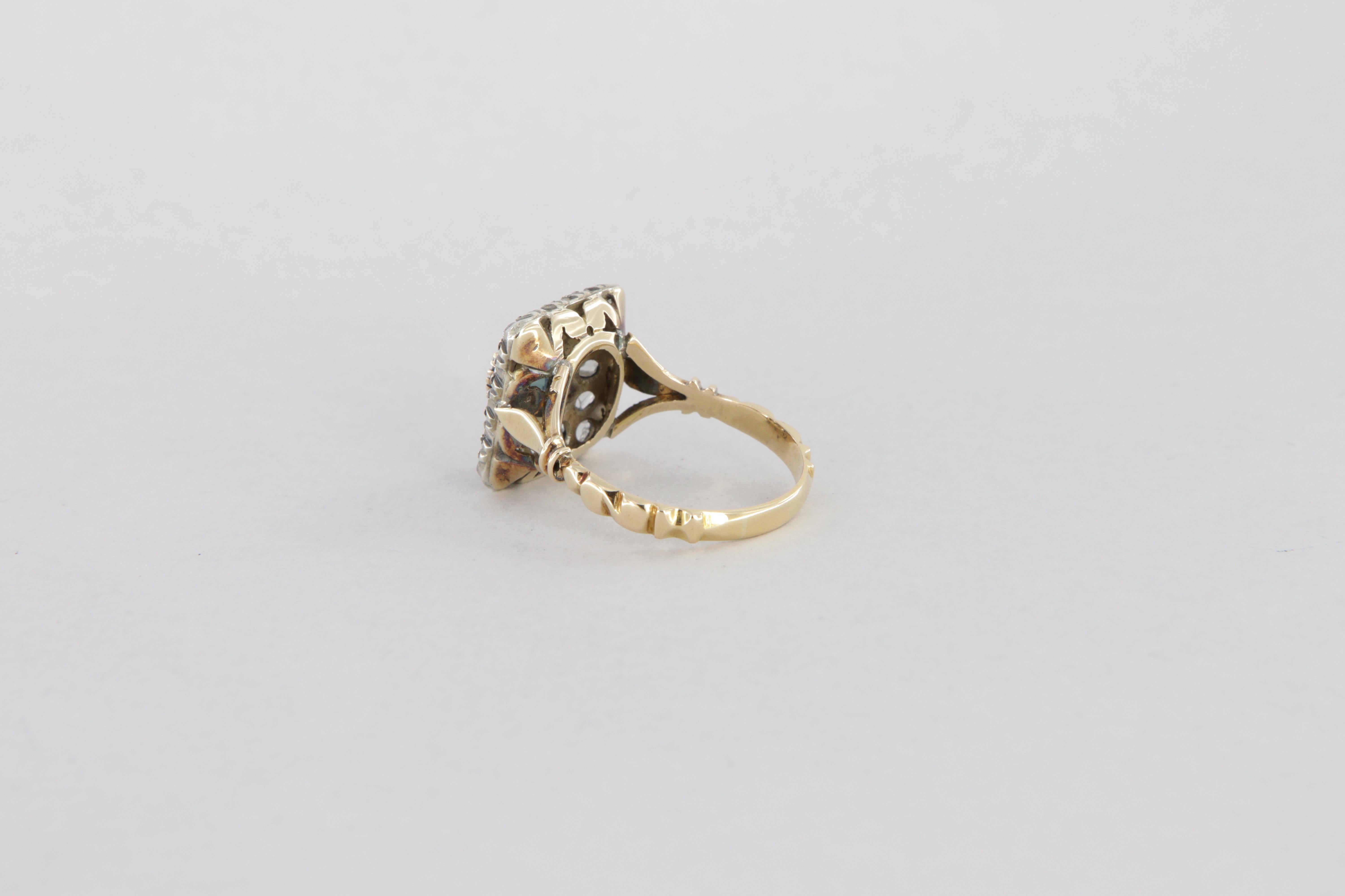 Bague de style antique en or et argent avec diamants et saphir ovale ct. 2.02 Neuf - En vente à Perugia, IT