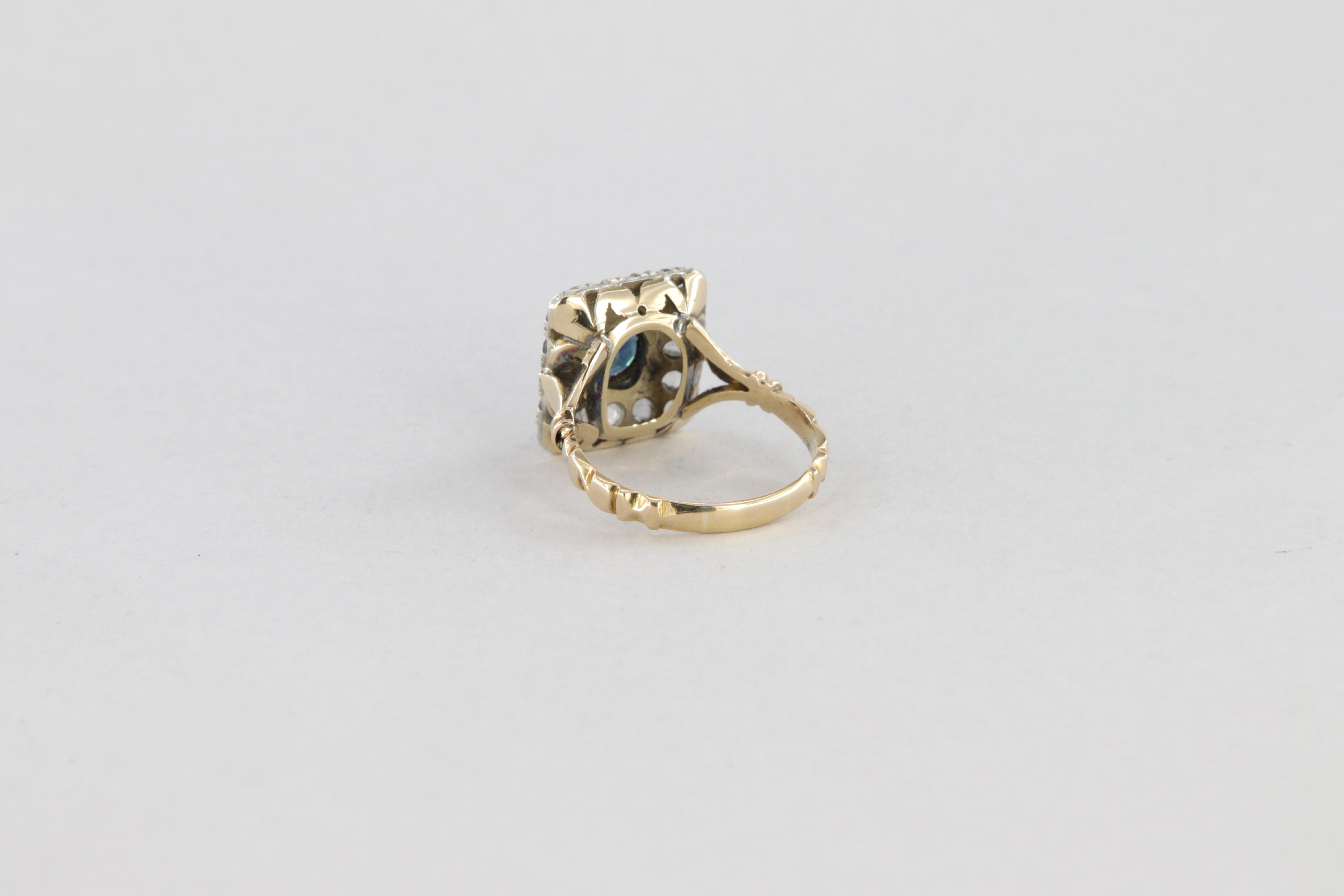 Bague de style antique en or et argent avec diamants et saphir ovale ct. 2.02 Pour femmes en vente