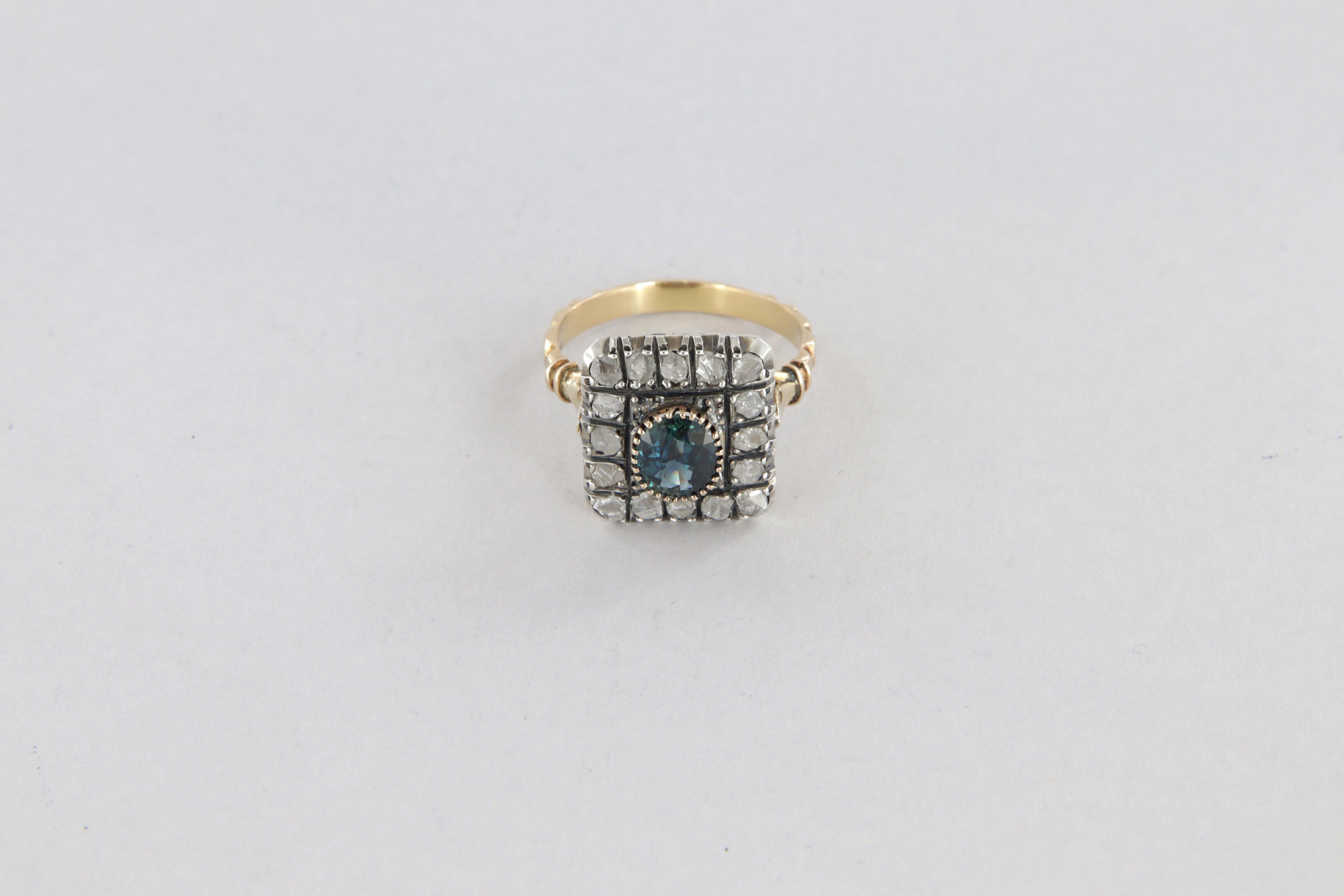 Bague de style antique en or et argent avec diamants et saphir ovale ct. 2.02 en vente 3